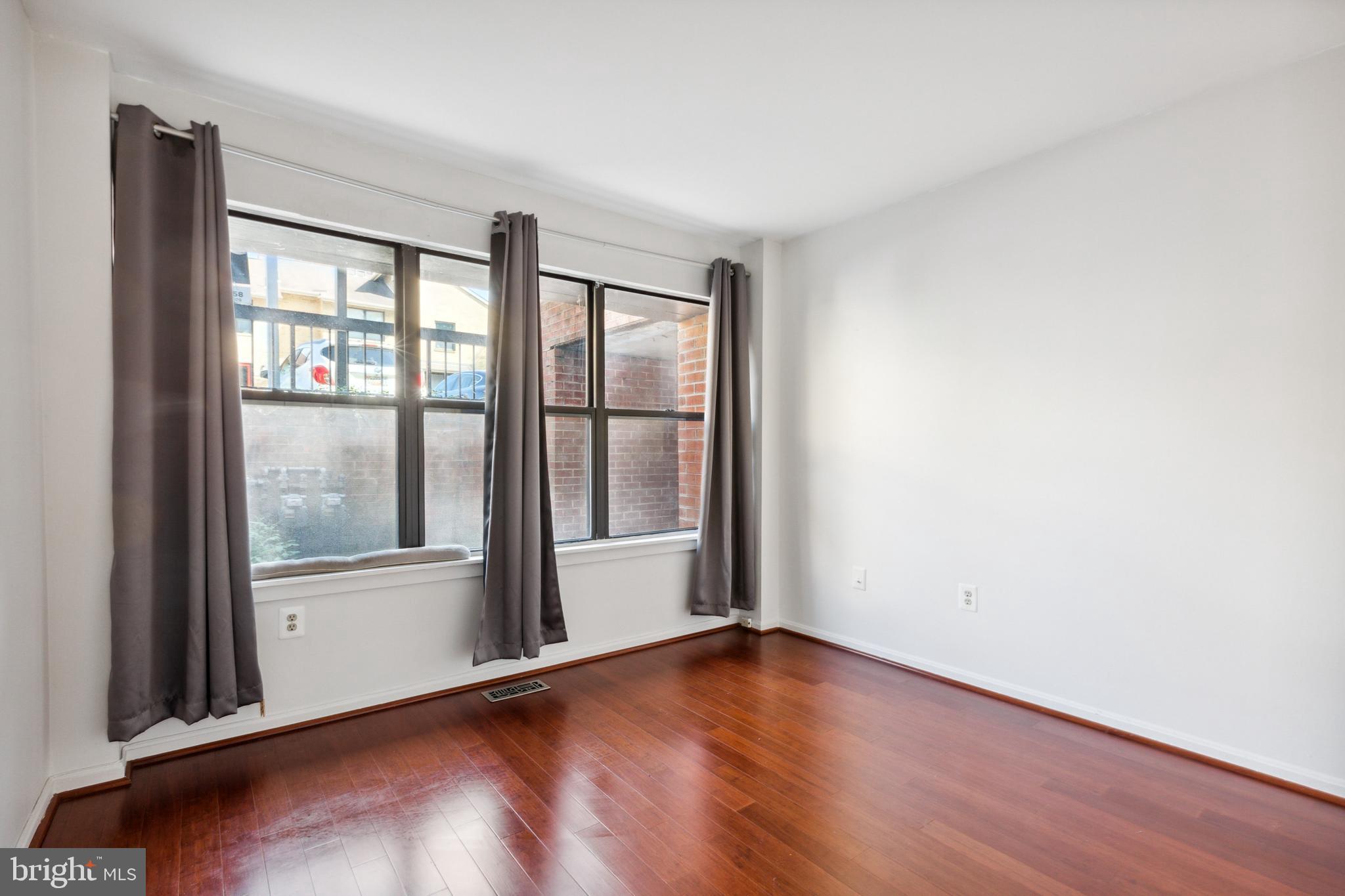 BRISTOL SQUARE - Residential