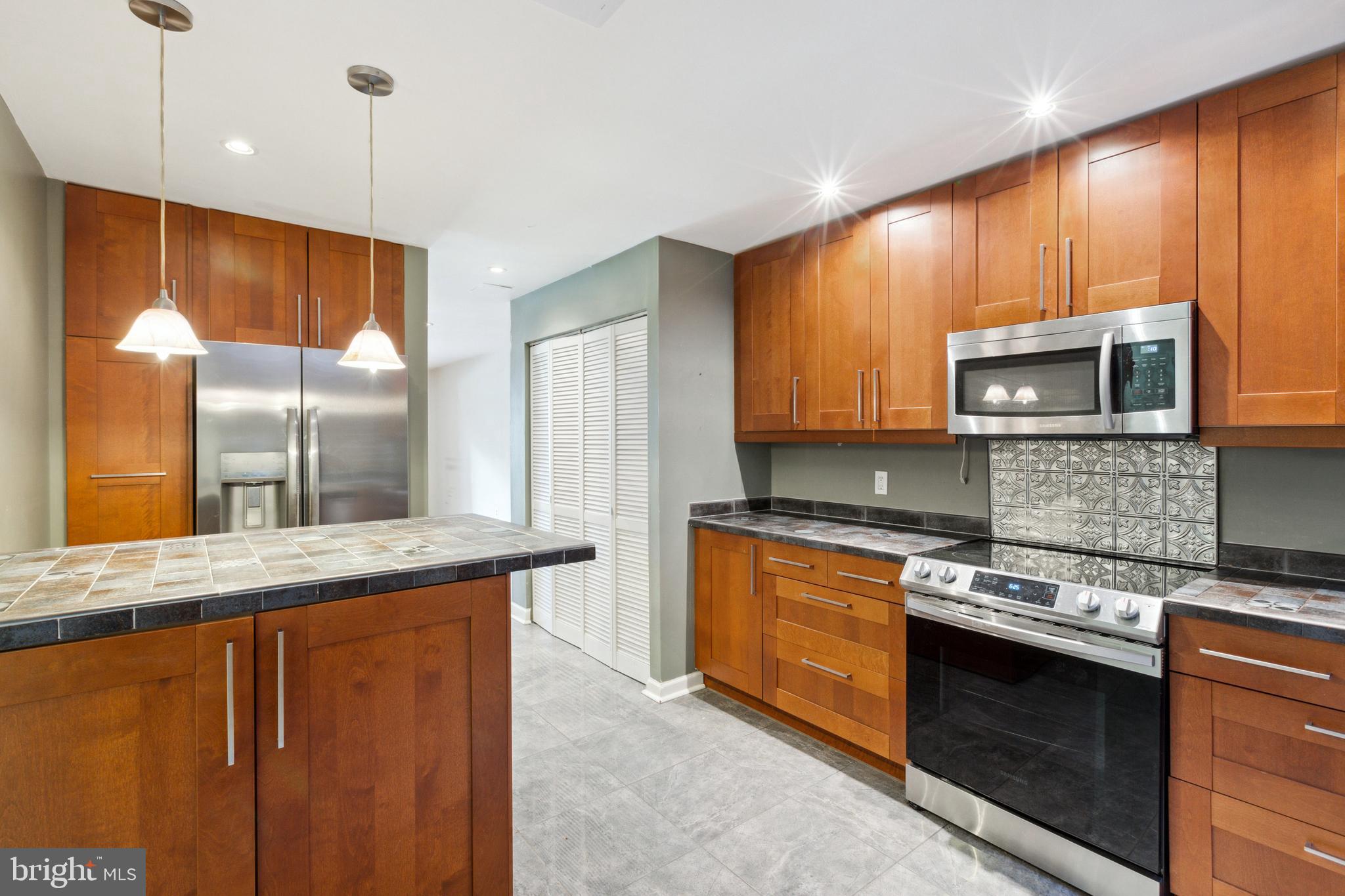 BRISTOL SQUARE - Residential