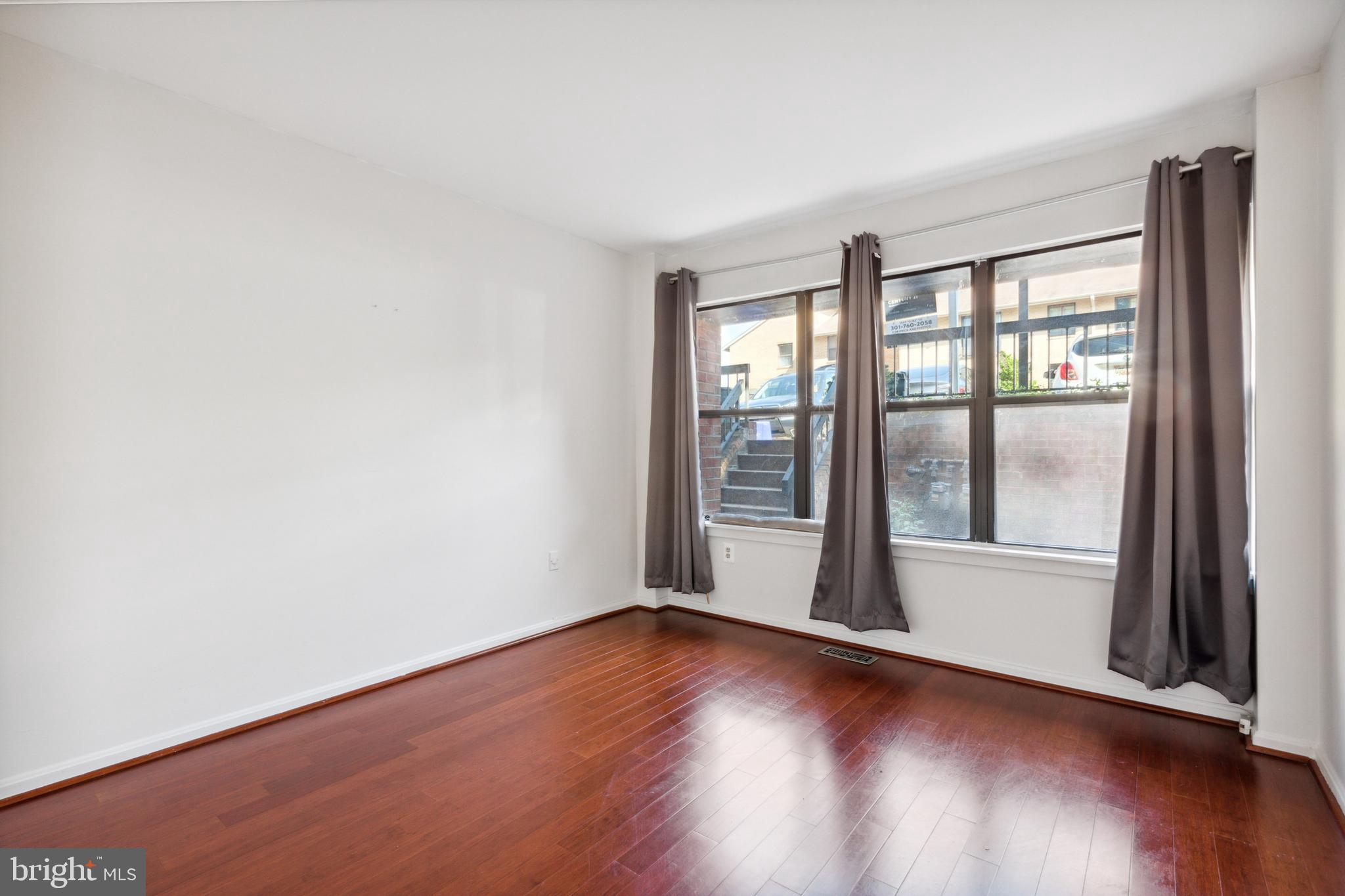 BRISTOL SQUARE - Residential