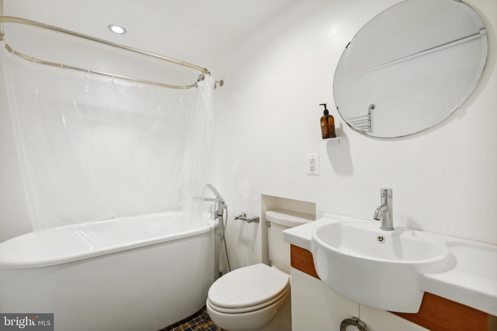 BRISTOL SQUARE - Residential