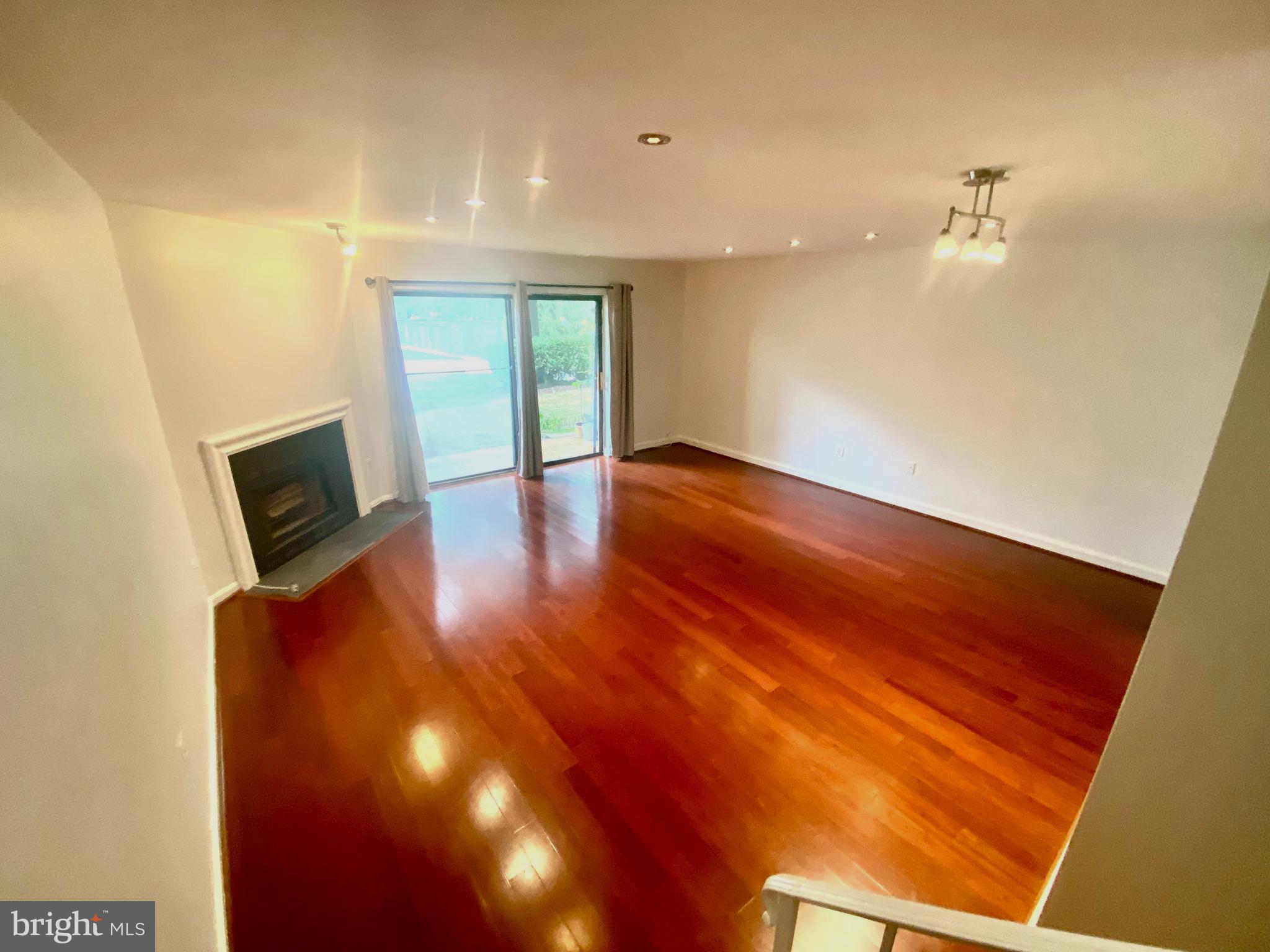 BRISTOL SQUARE - Residential