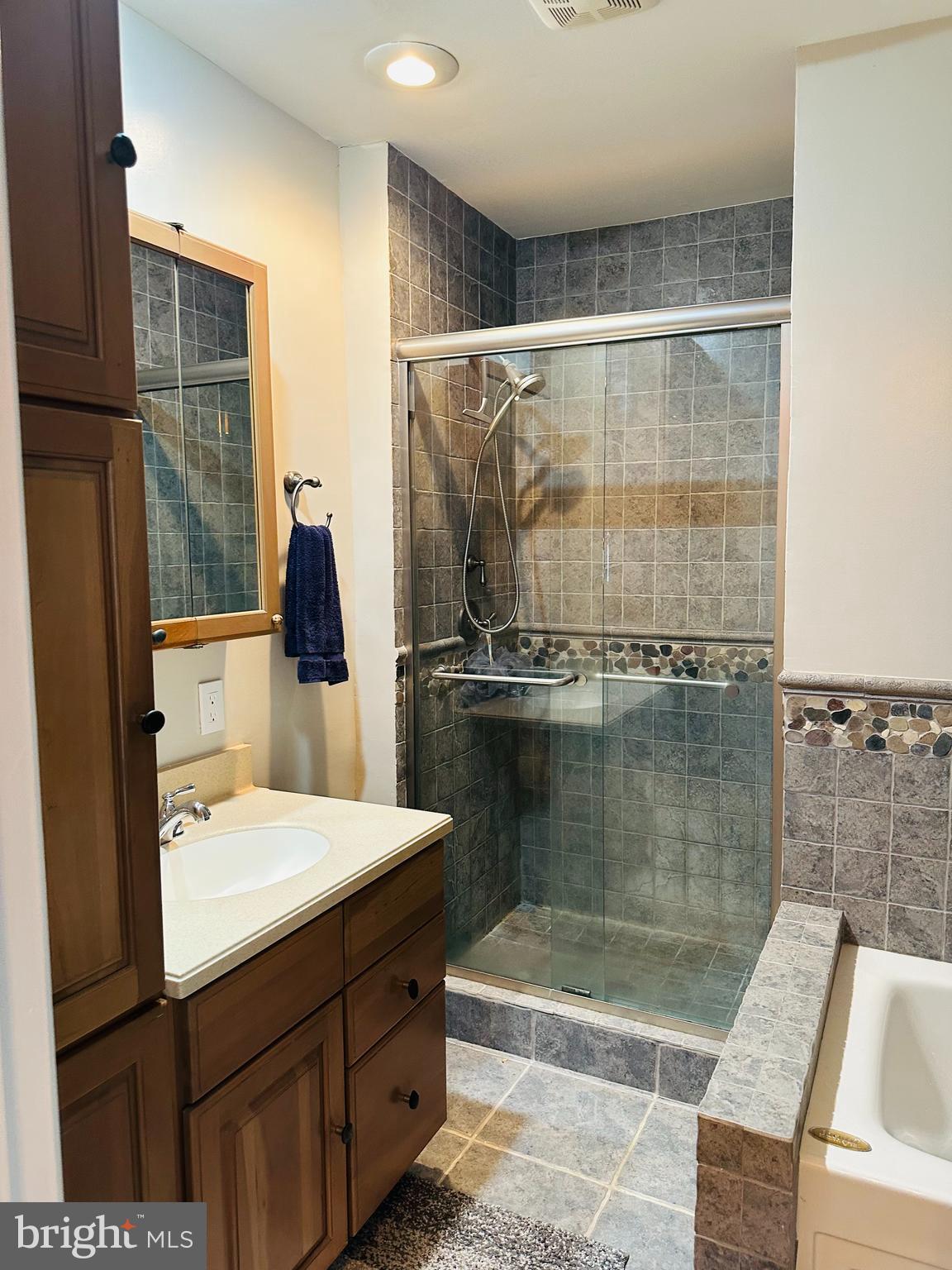 WATERS LANDING - Residential Lease