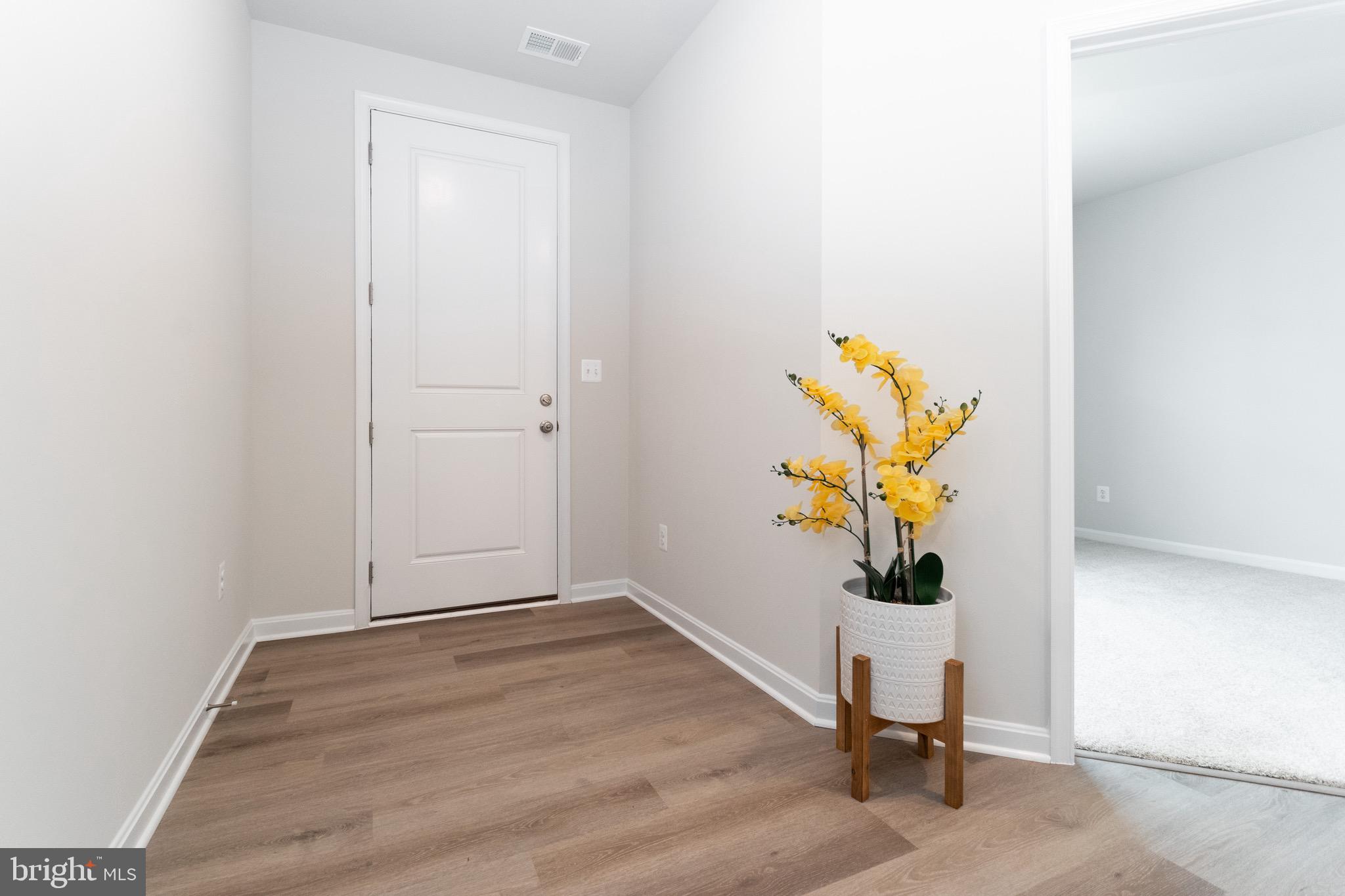 TOWNS AT MARKET COMMONS - Residential Lease