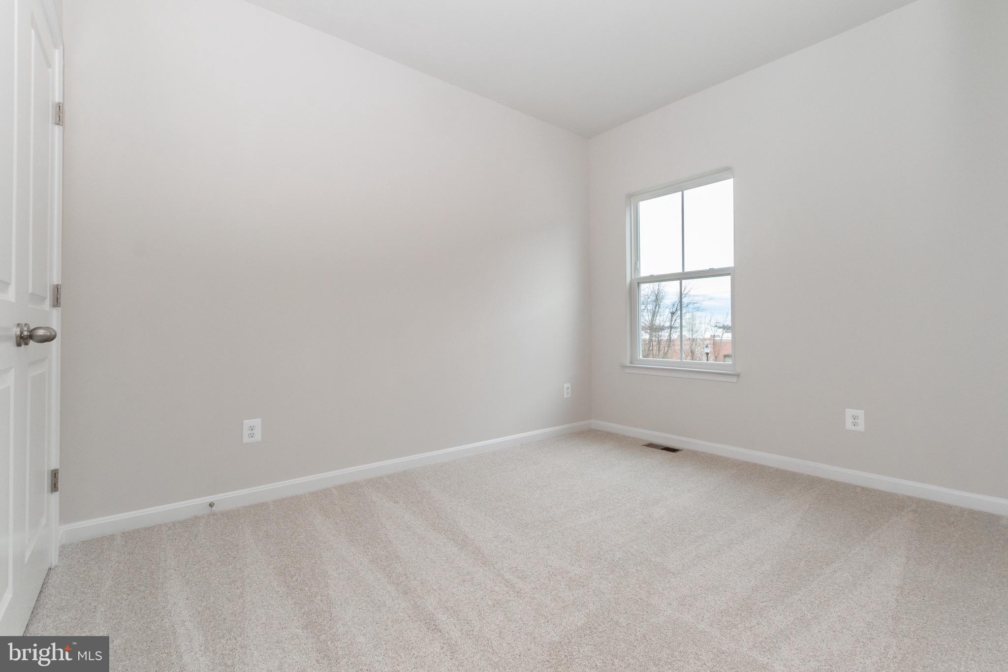 TOWNS AT MARKET COMMONS - Residential Lease