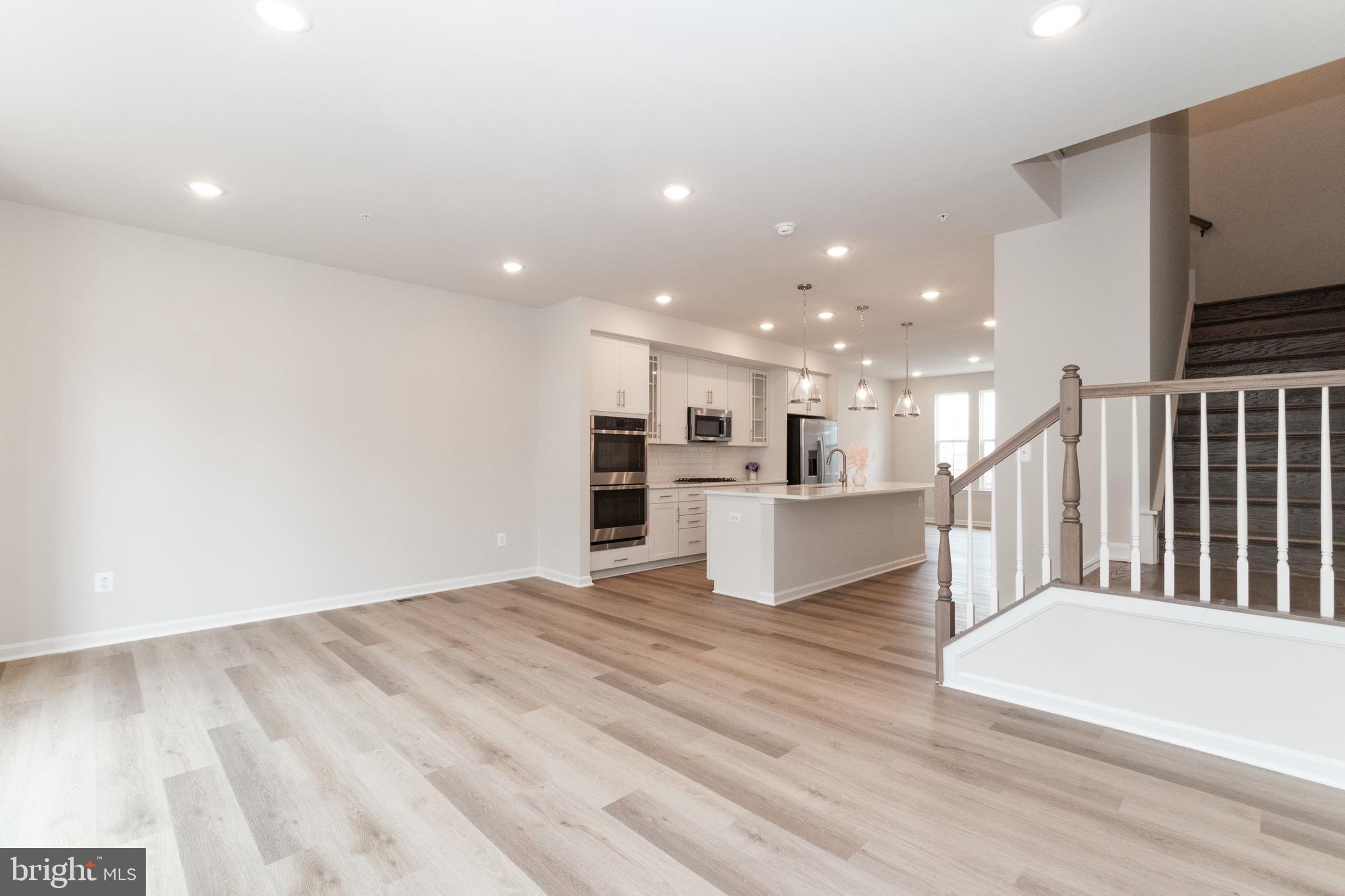 TOWNS AT MARKET COMMONS - Residential Lease