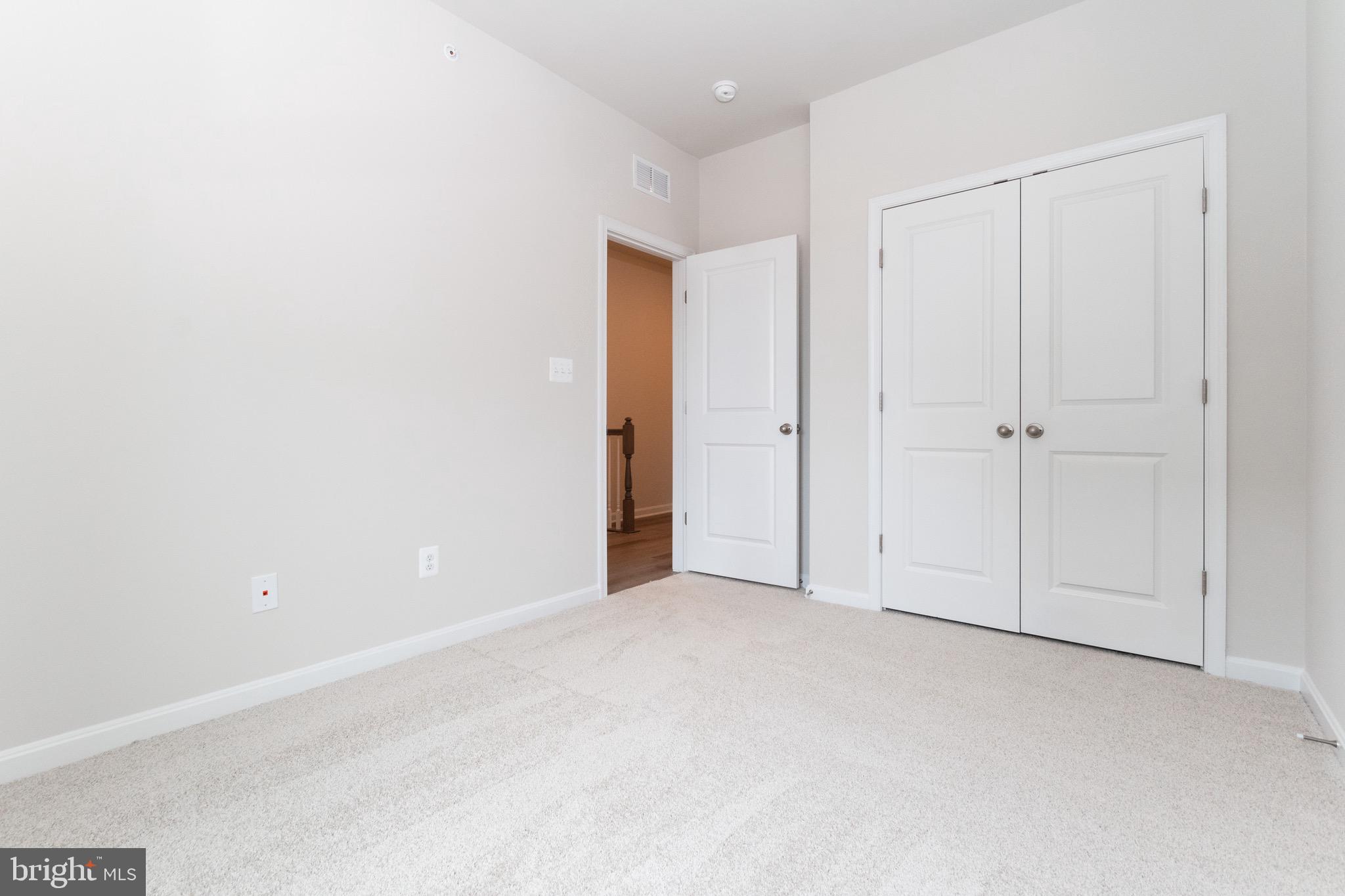 TOWNS AT MARKET COMMONS - Residential Lease