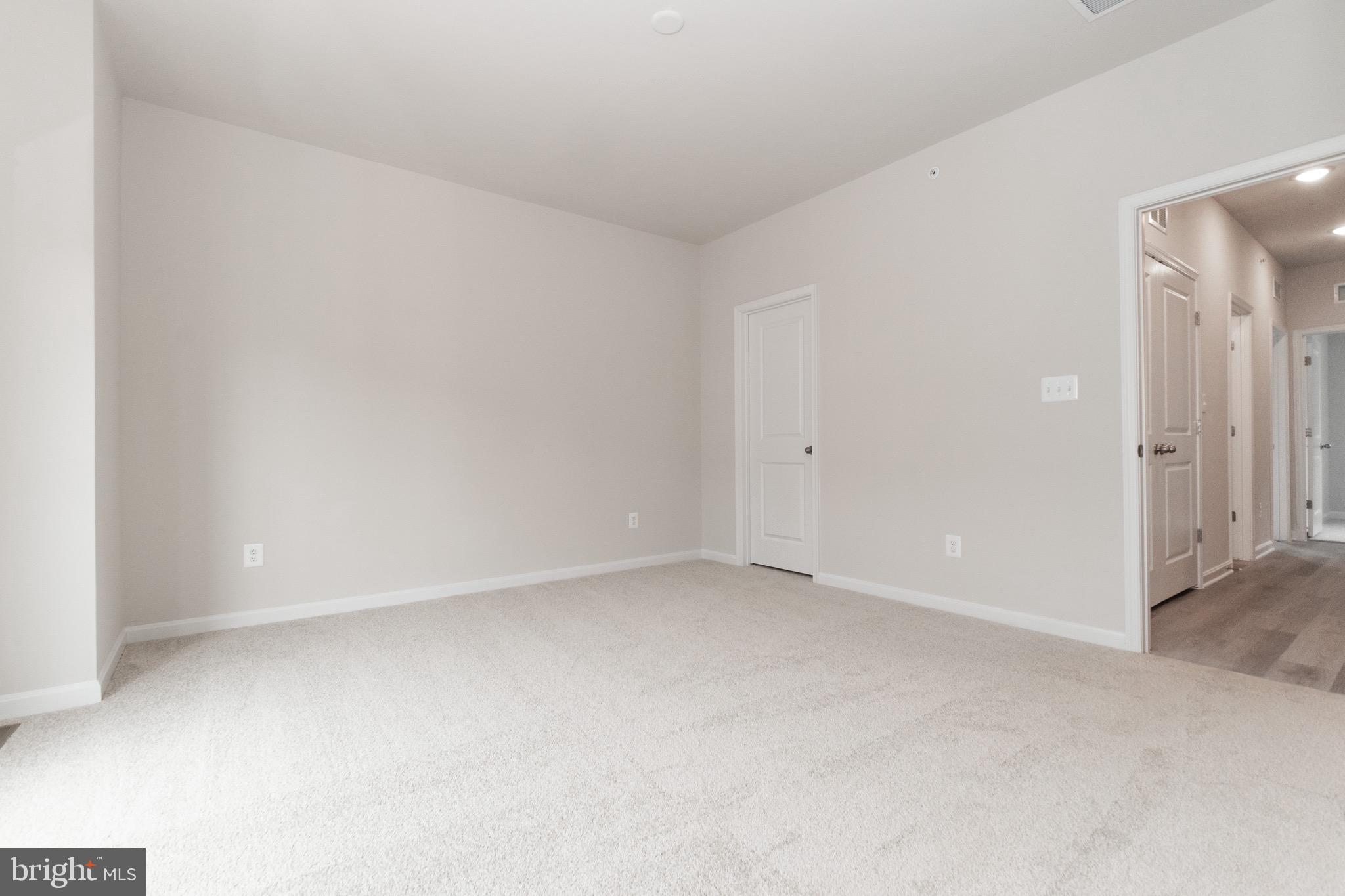 TOWNS AT MARKET COMMONS - Residential Lease