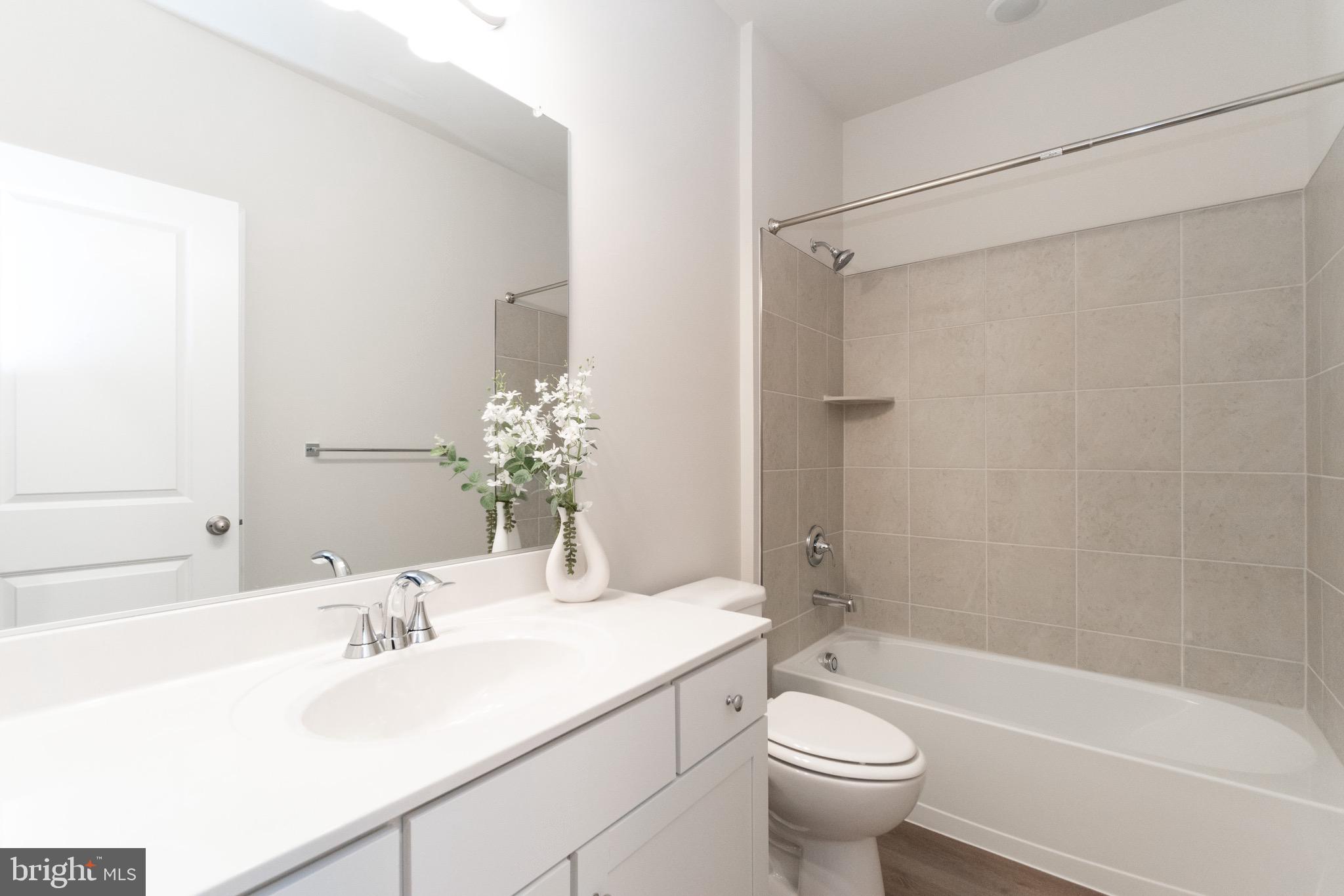 TOWNS AT MARKET COMMONS - Residential Lease