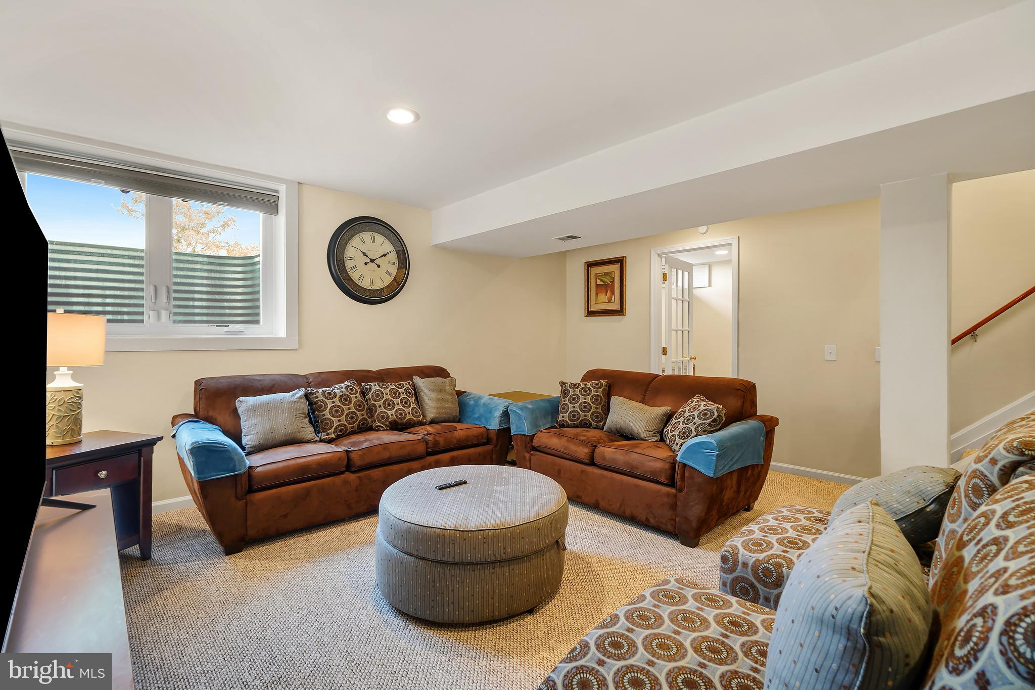 WHITE OAK MANOR - Residential Lease