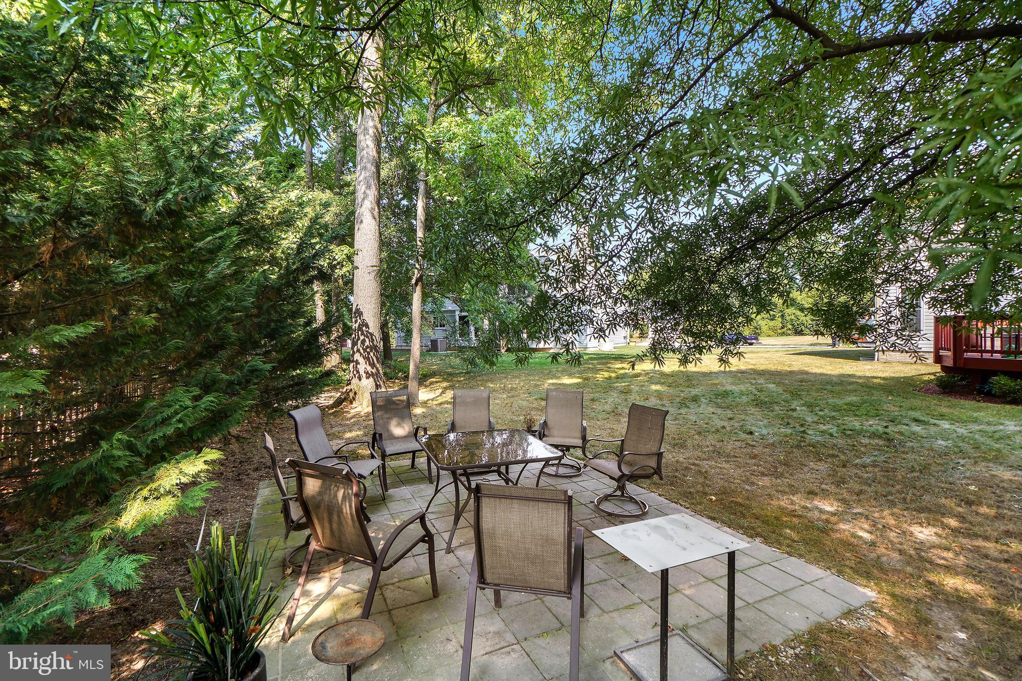 WHITE OAK MANOR - Residential Lease