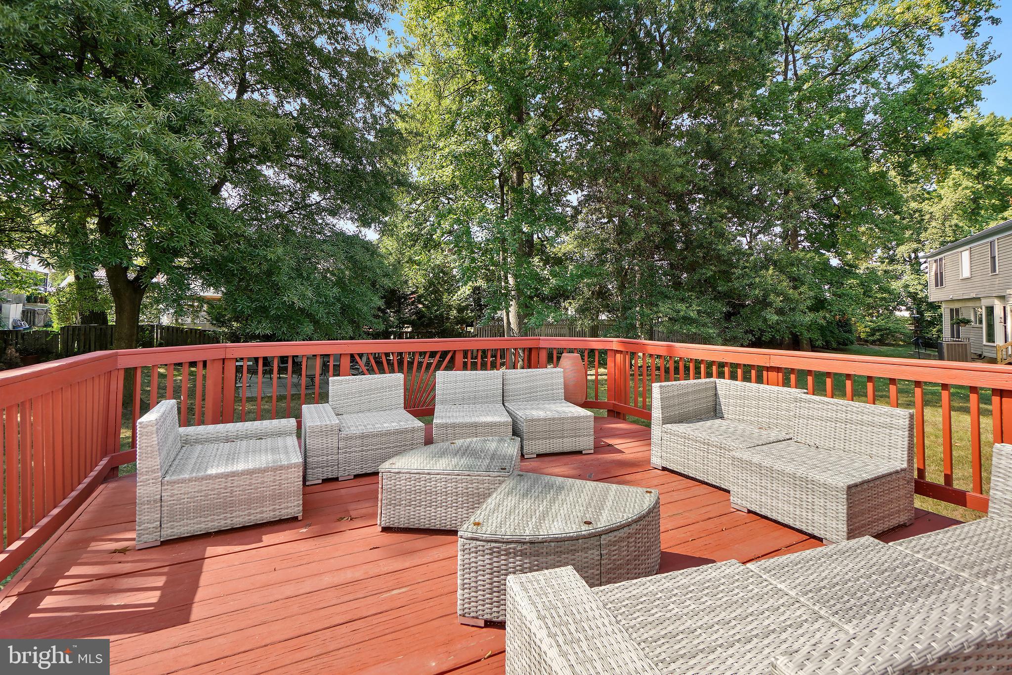 WHITE OAK MANOR - Residential Lease