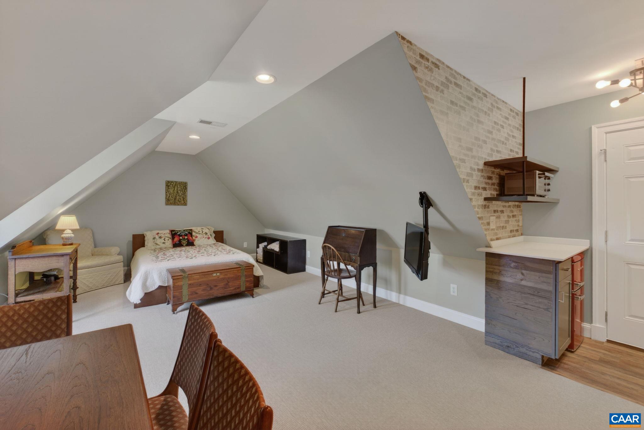 SPRING CREEK - Residential
