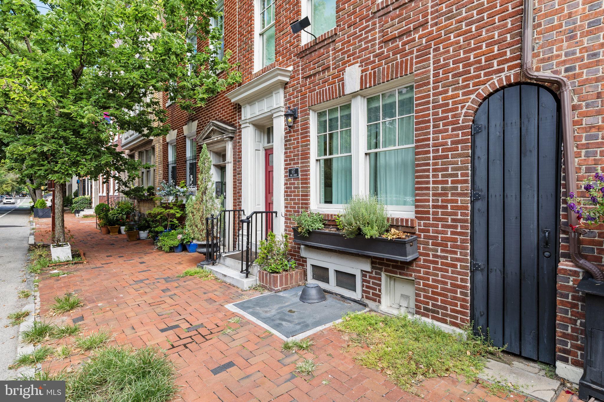 617 PINE STREET