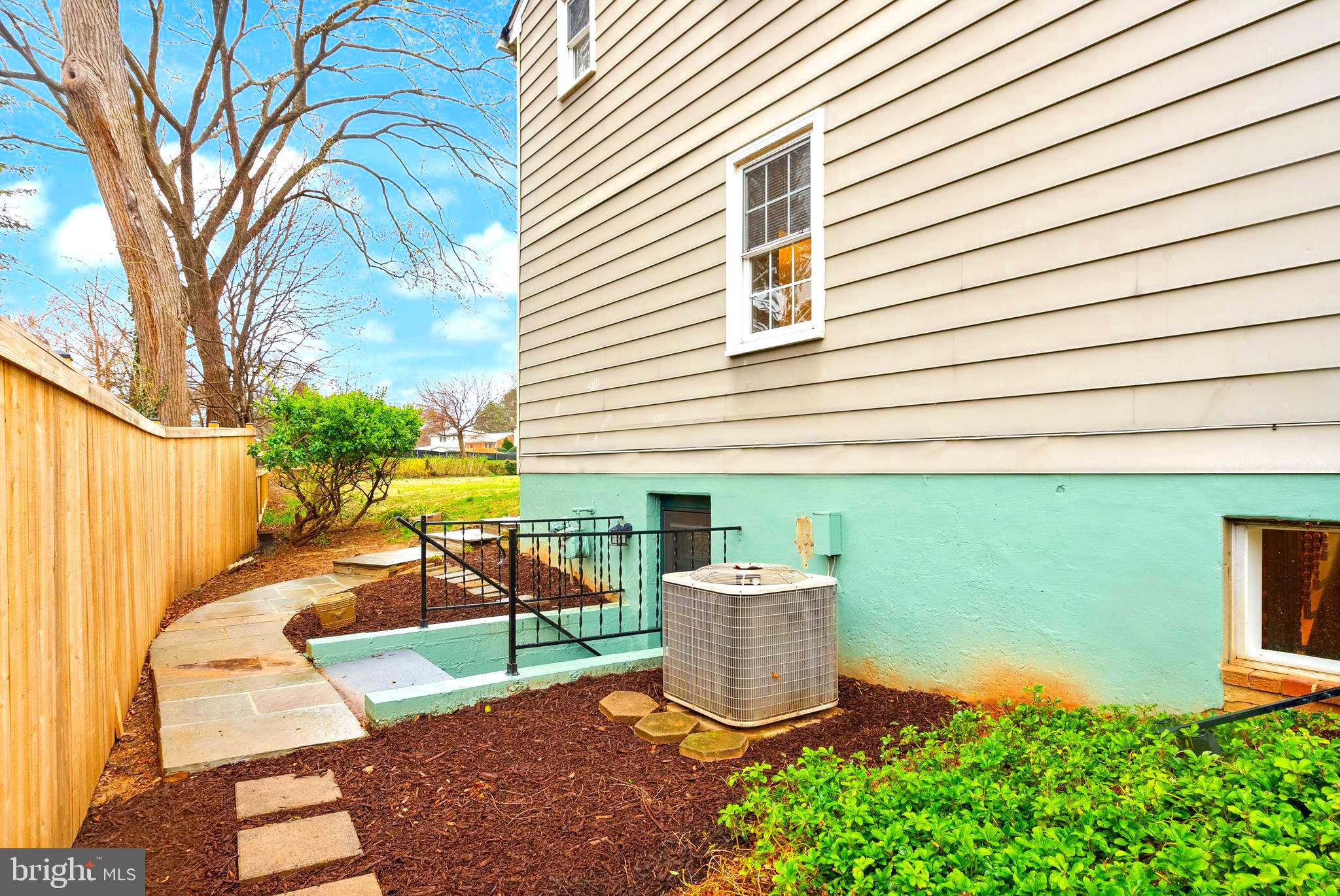 WEST MC LEAN - Residential Lease