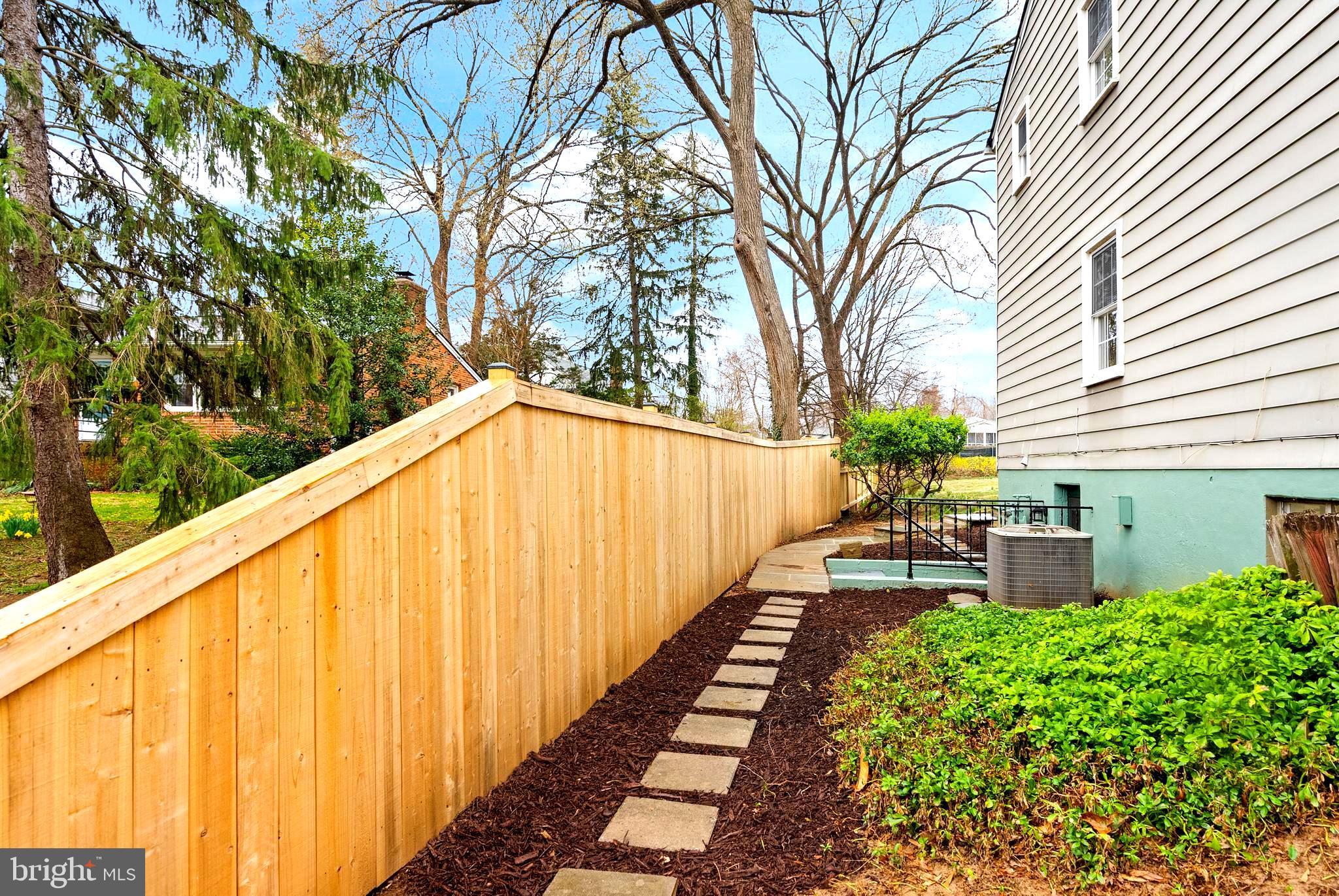 WEST MC LEAN - Residential Lease