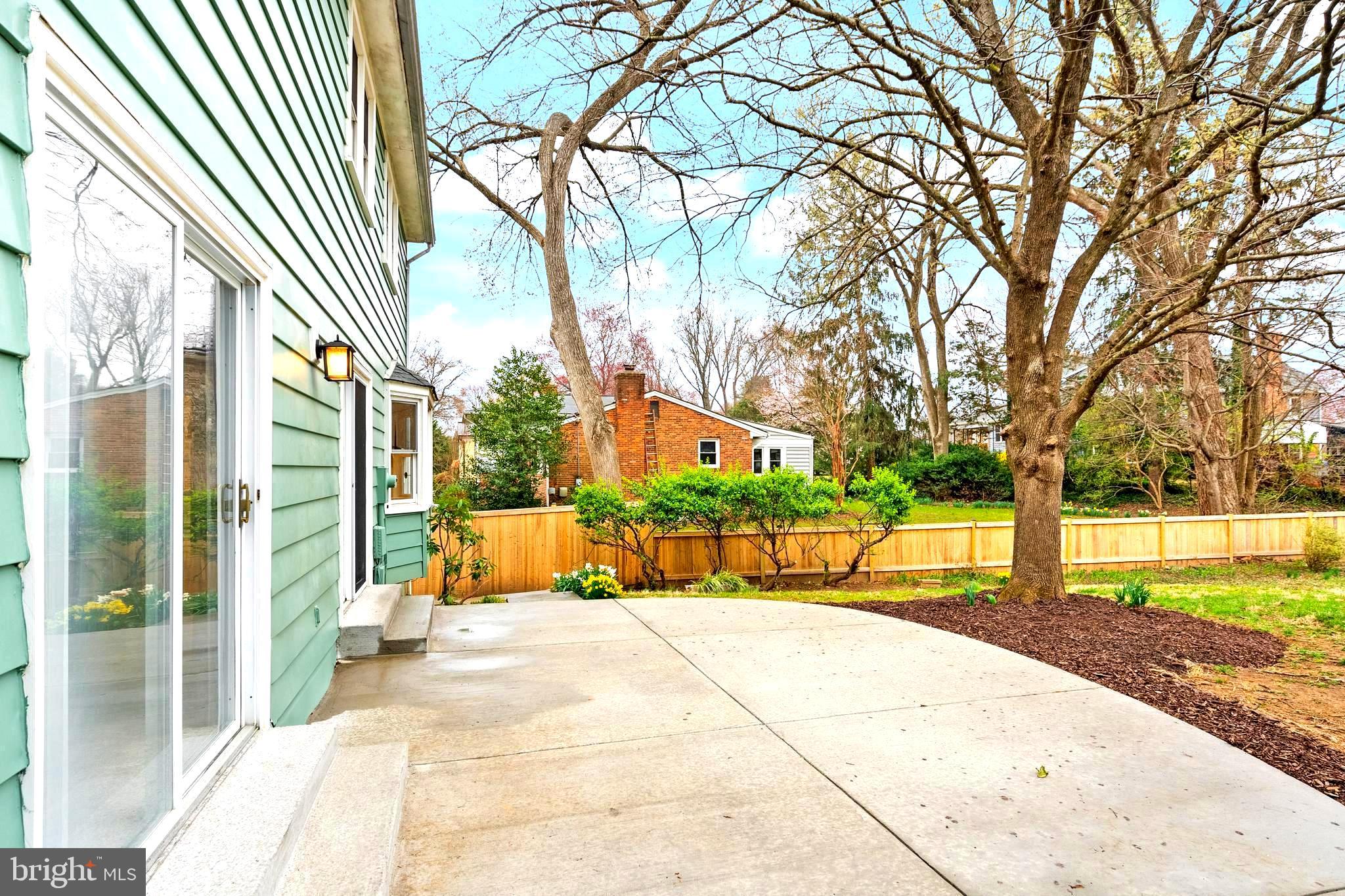 WEST MC LEAN - Residential Lease