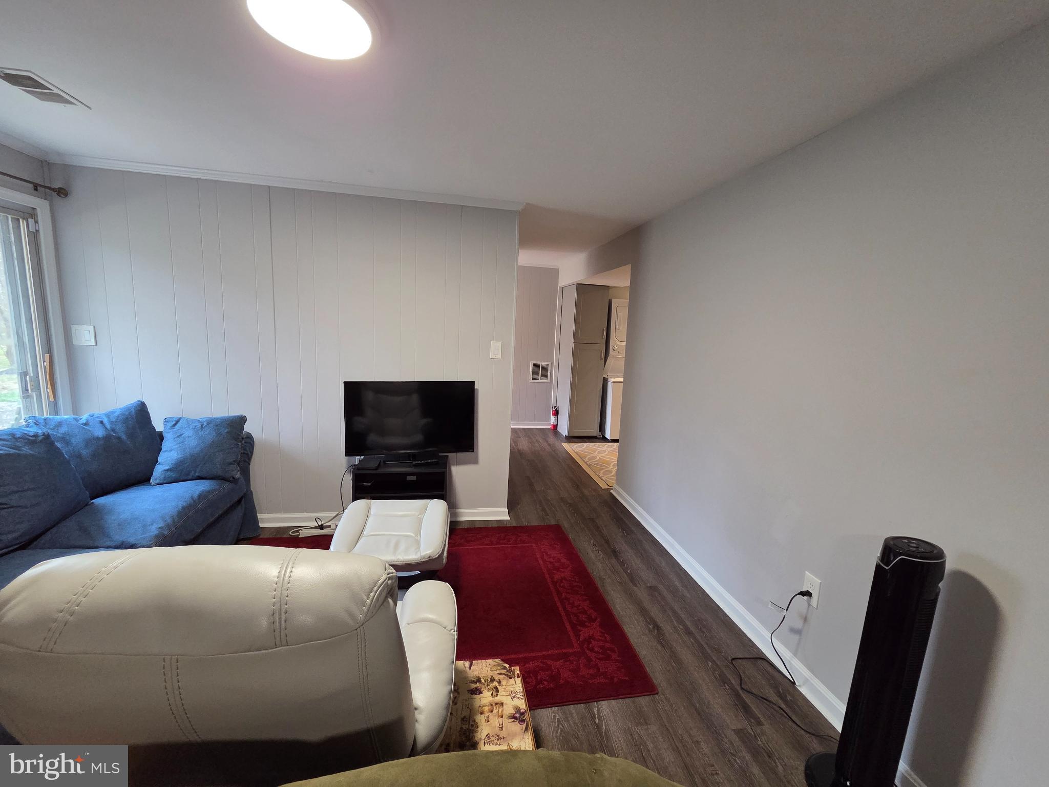 STONEYBROOKE - Residential Lease