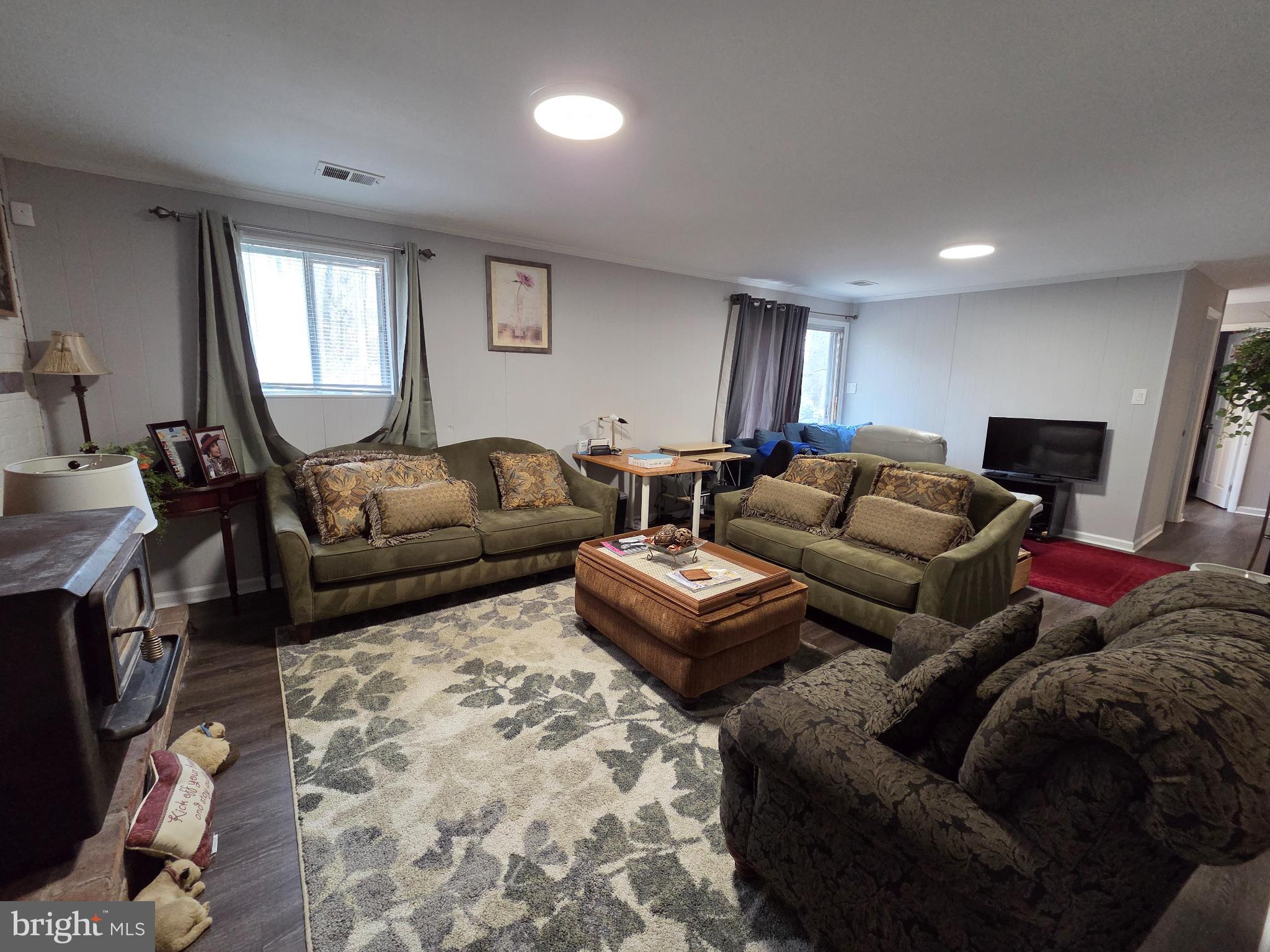 STONEYBROOKE - Residential Lease