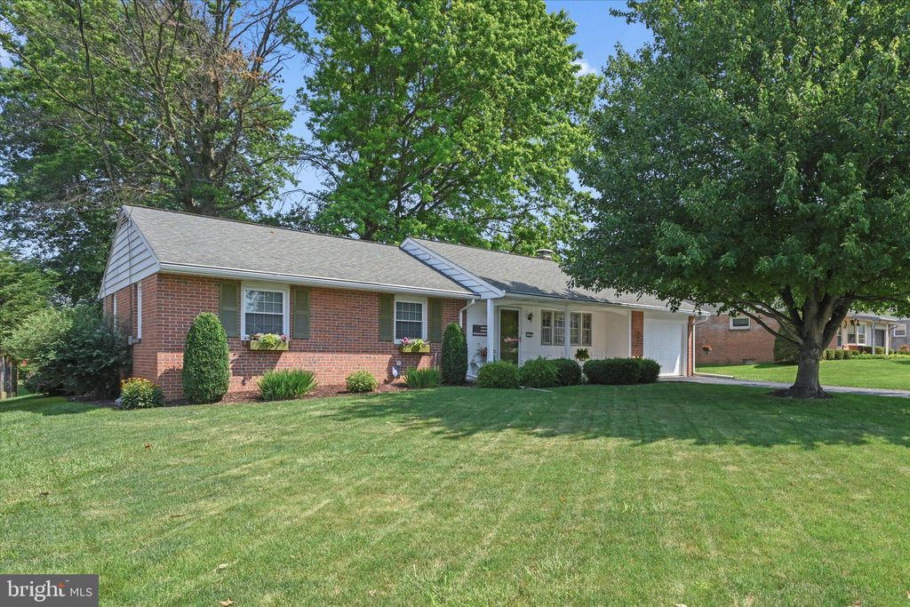 Photo of 7 CASEY DR, WILLOW STREET, PA 17584 (MLS # PALA2037622)