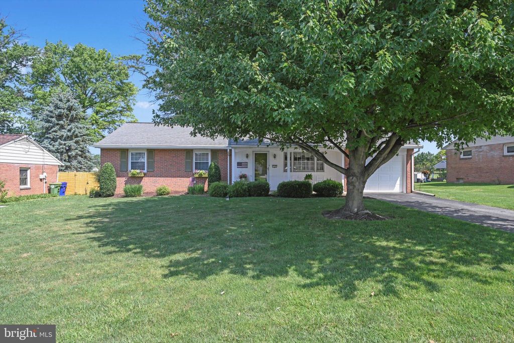 Photo of 7 CASEY DR, WILLOW STREET, PA 17584 (MLS # PALA2037622)