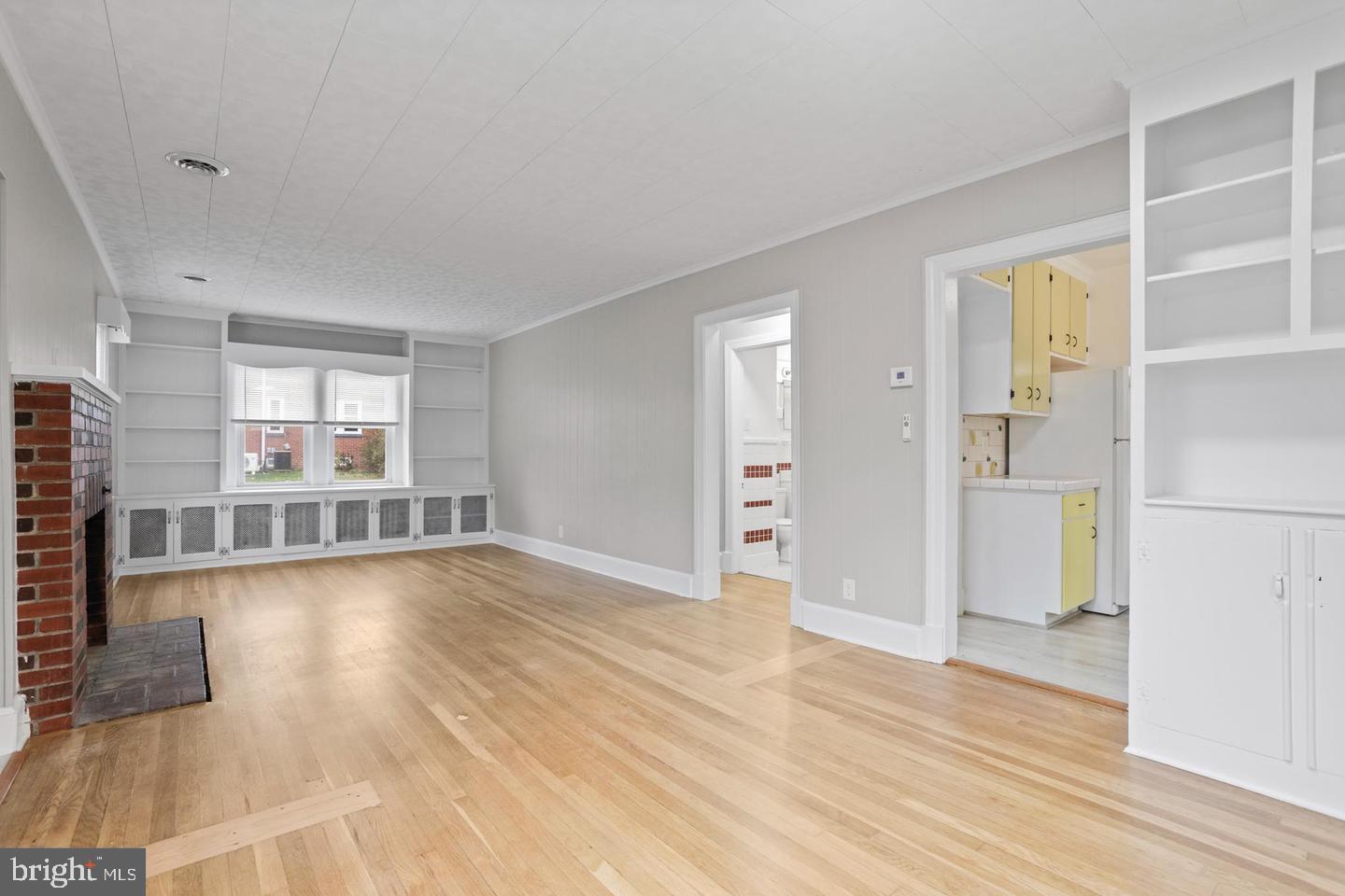204 LEONARD ROAD
