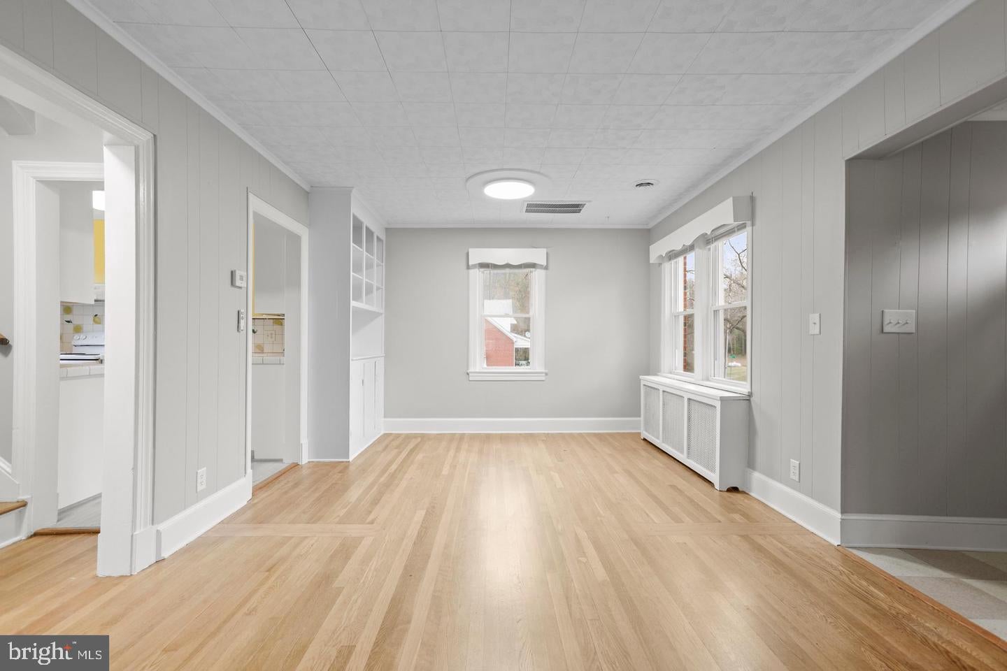 204 LEONARD ROAD