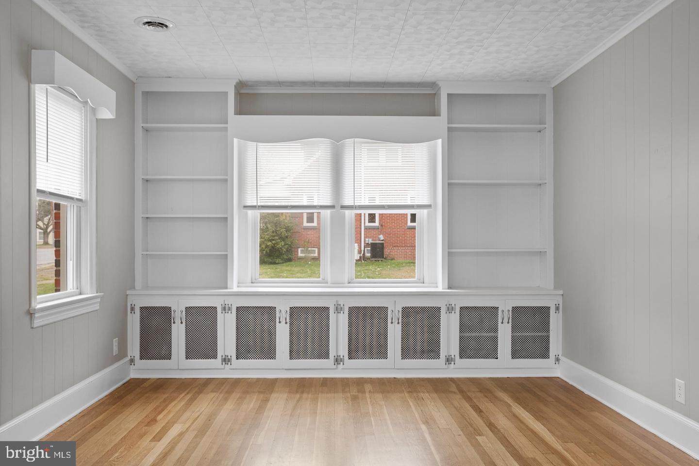 204 LEONARD ROAD