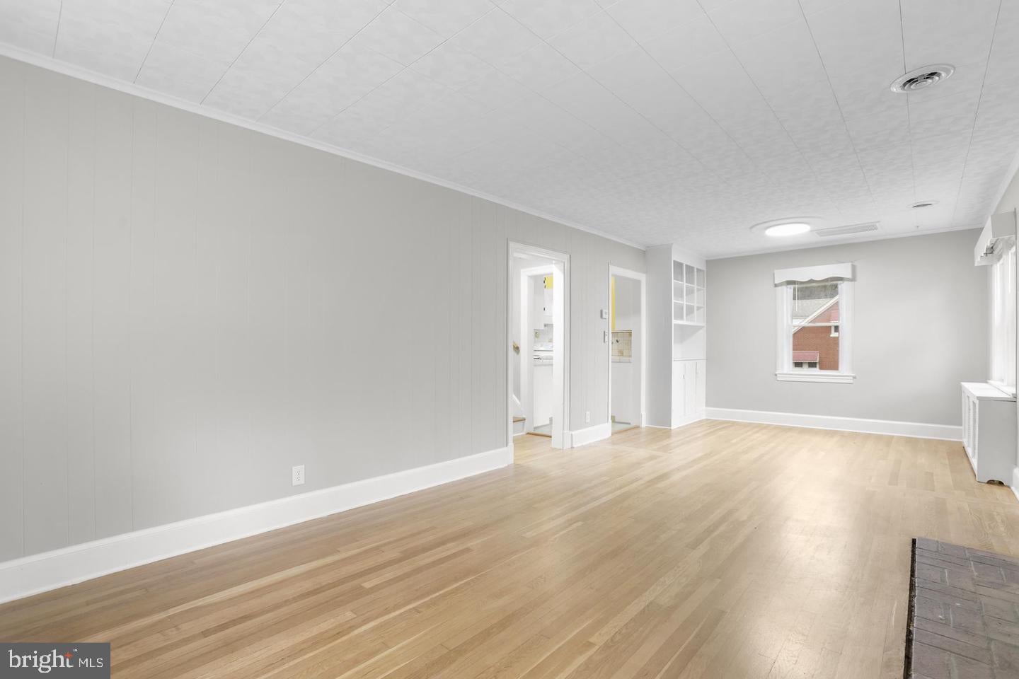 204 LEONARD ROAD