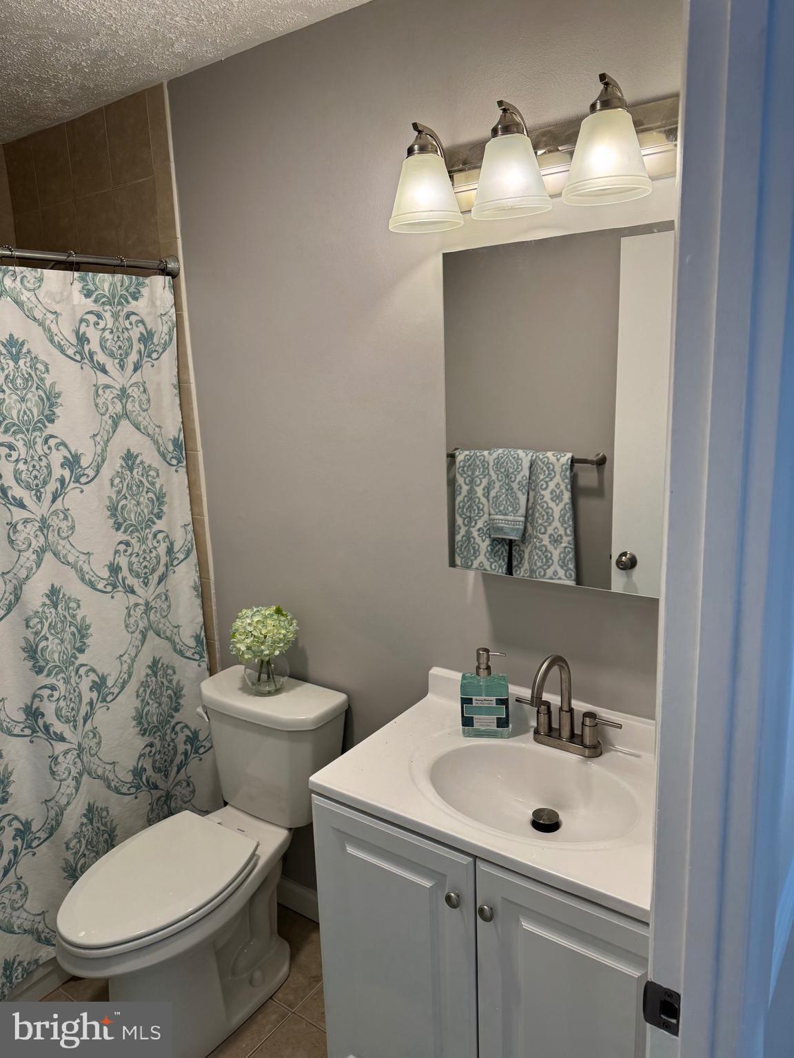 HICKORY HILLS - Residential