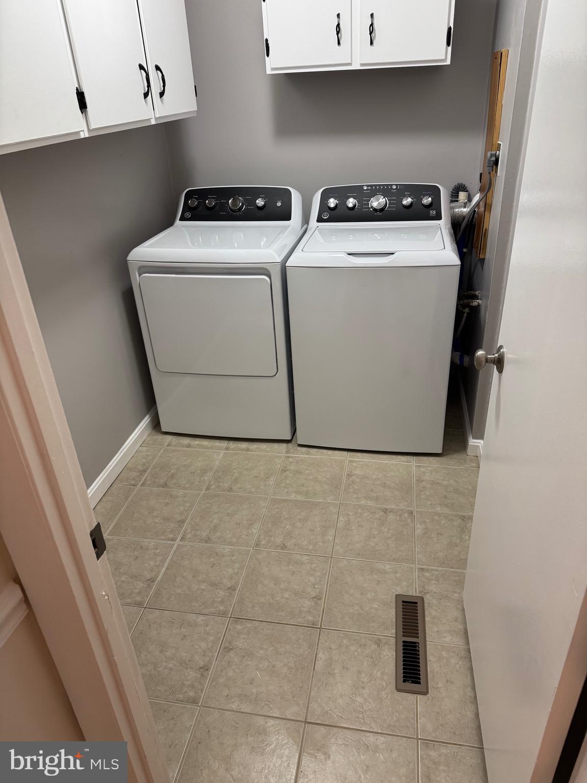 HICKORY HILLS - Residential