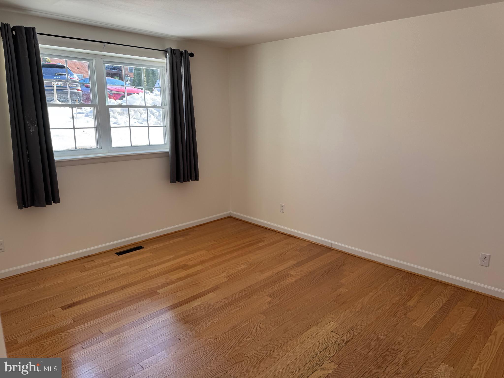 HICKORY HILLS - Residential