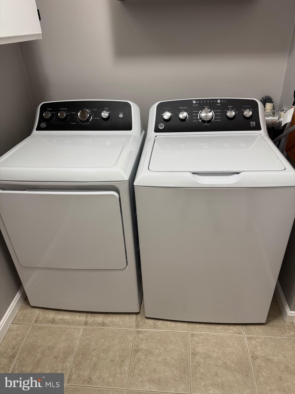 HICKORY HILLS - Residential