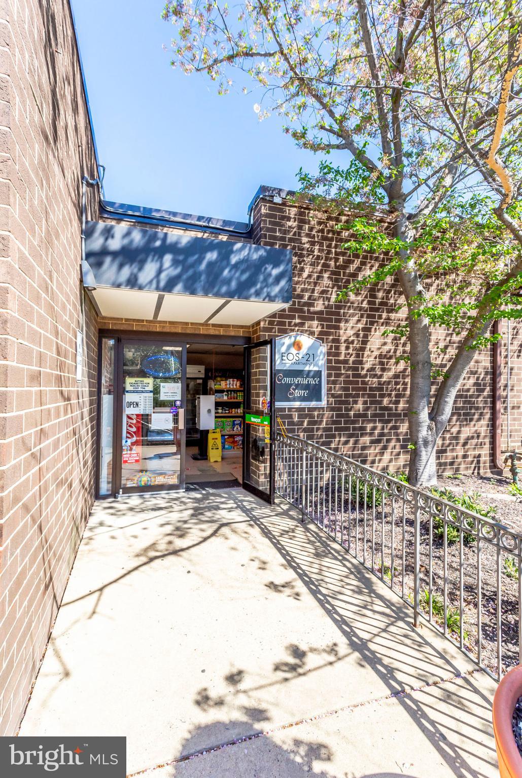 TWENTY-ONE - Residential