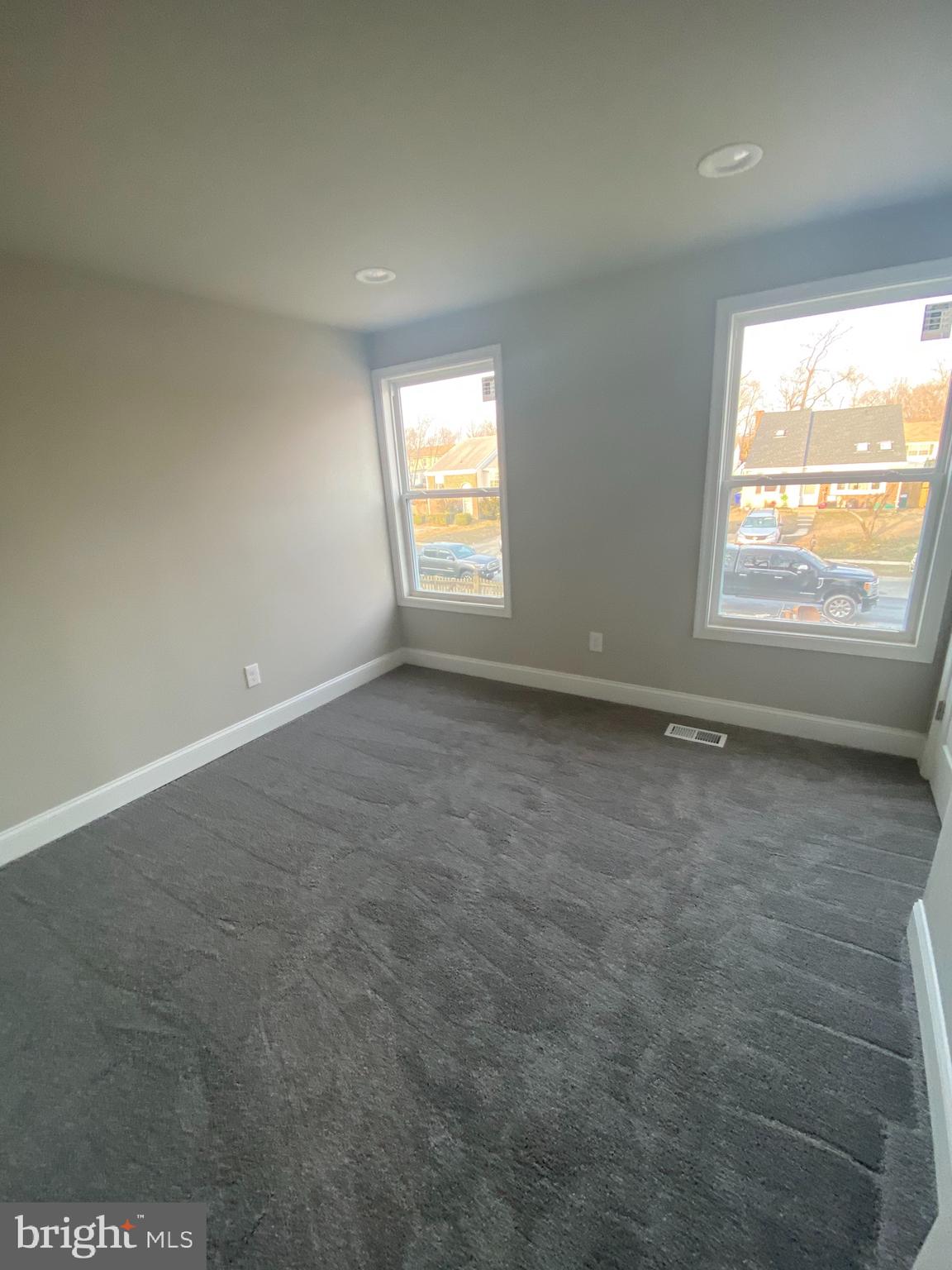 WILLOUGHBY WOODS - Residential