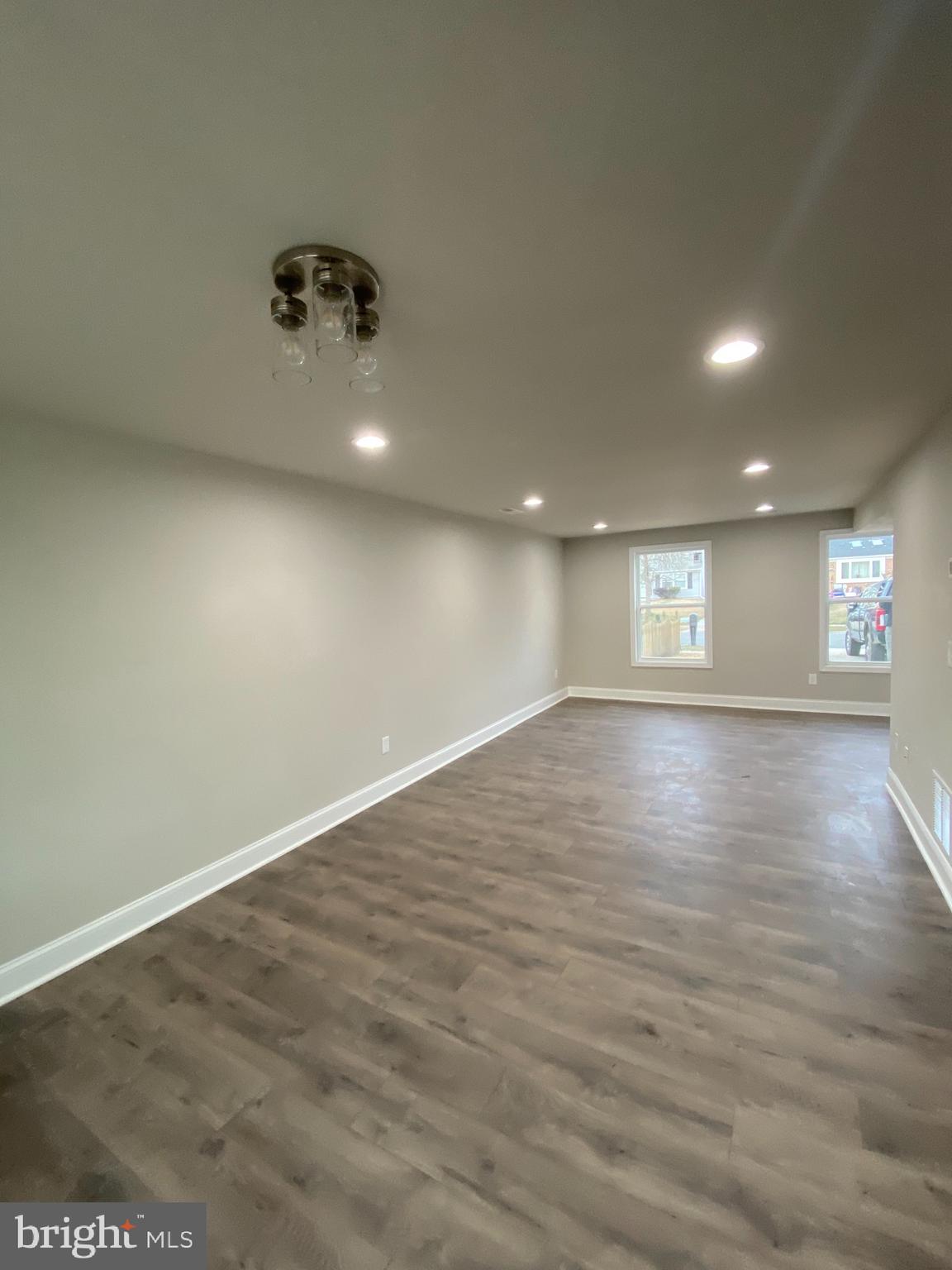 WILLOUGHBY WOODS - Residential