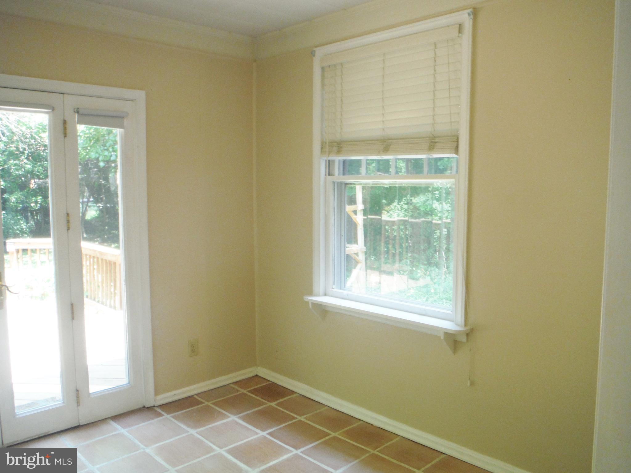 ROSEMONT PARK - Residential Lease