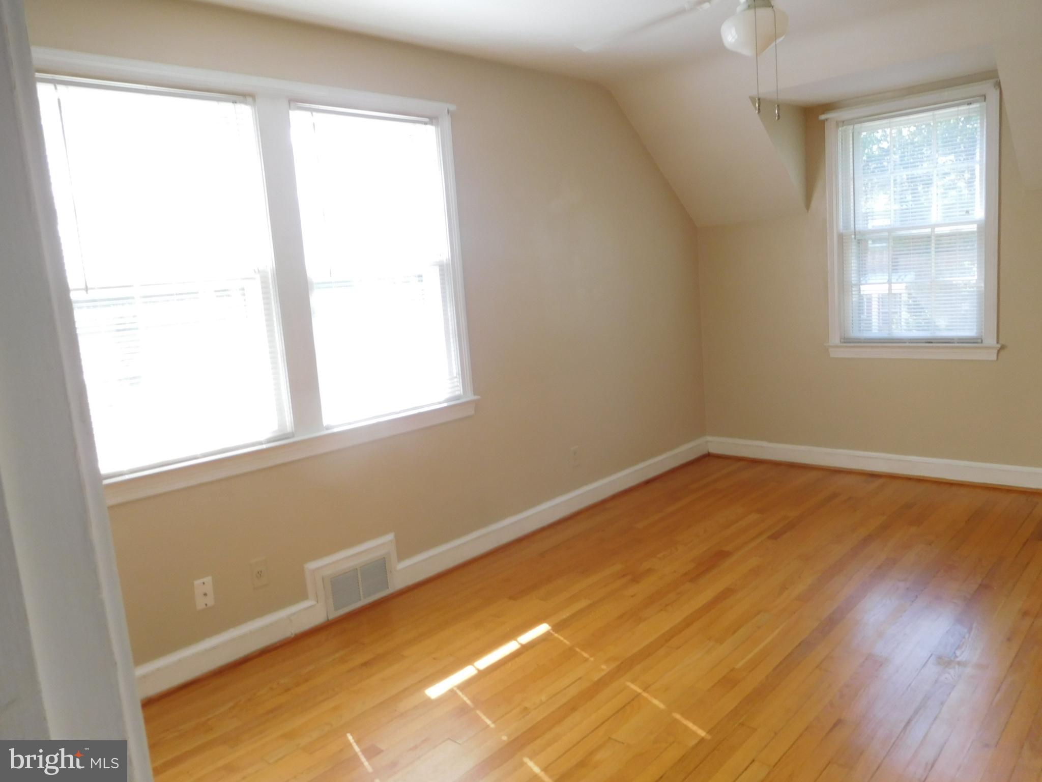 ROSEMONT PARK - Residential Lease