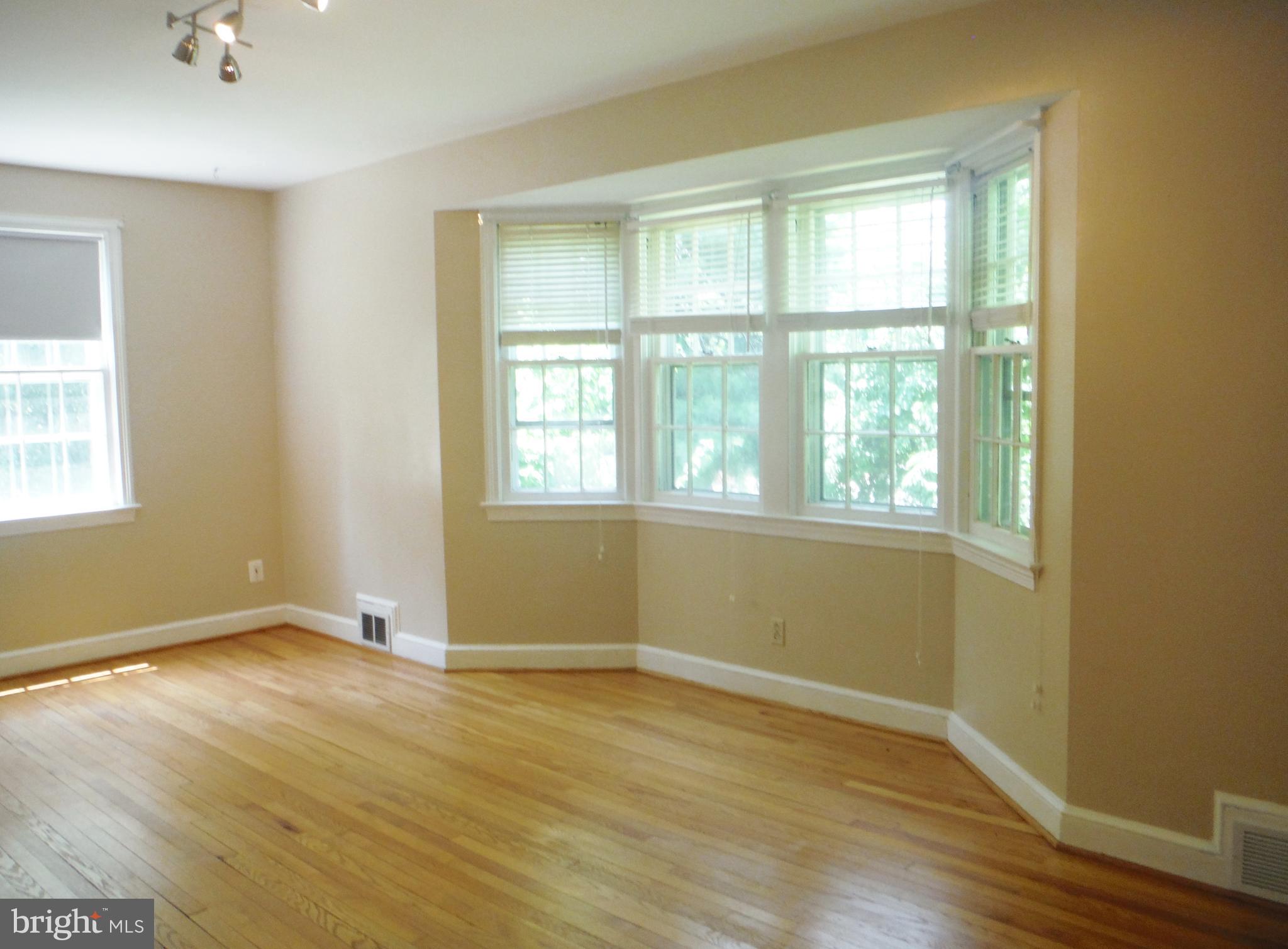 ROSEMONT PARK - Residential Lease