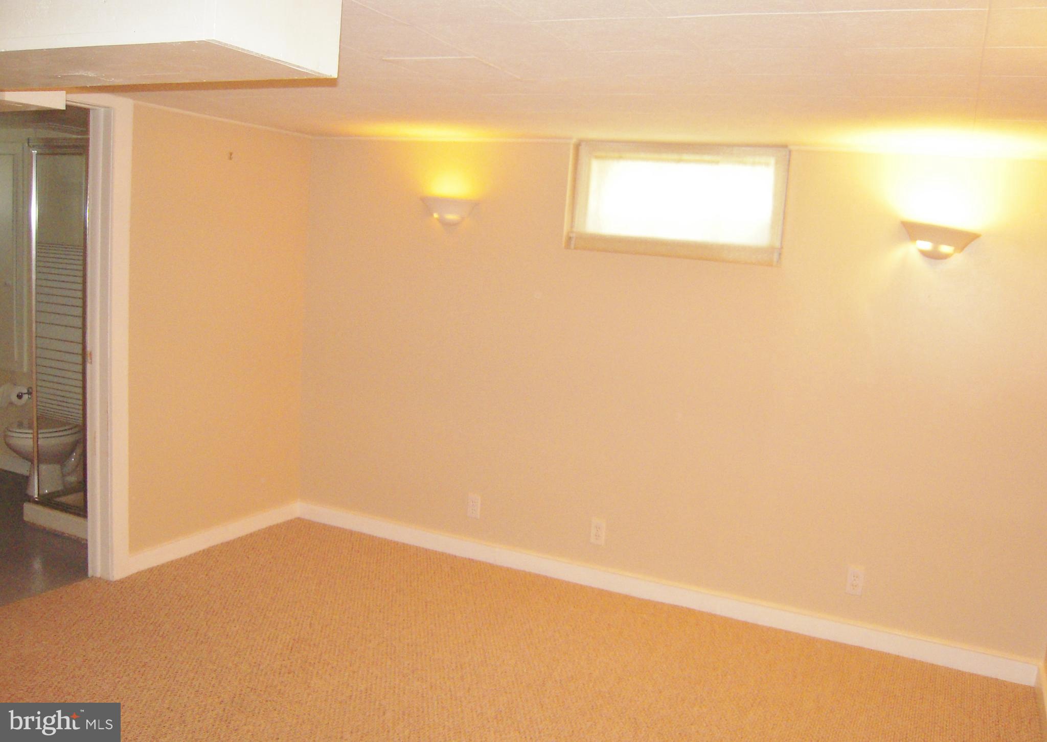 ROSEMONT PARK - Residential Lease