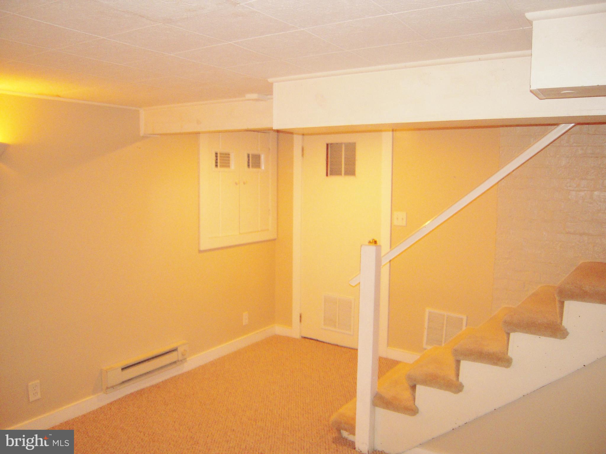 ROSEMONT PARK - Residential Lease