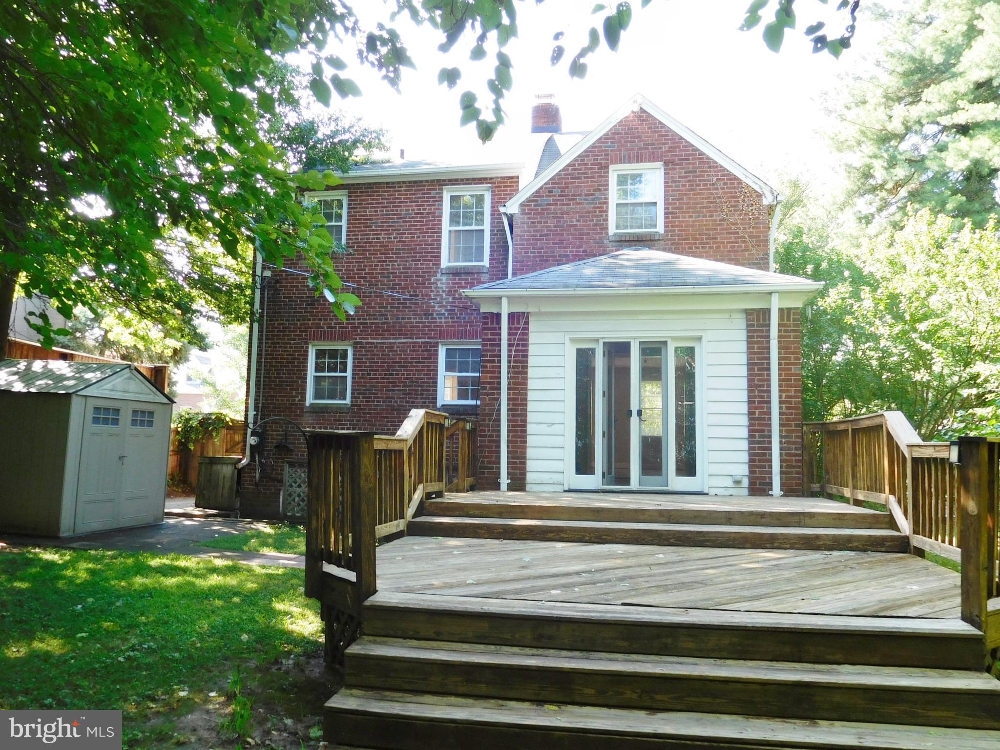 ROSEMONT PARK - Residential Lease