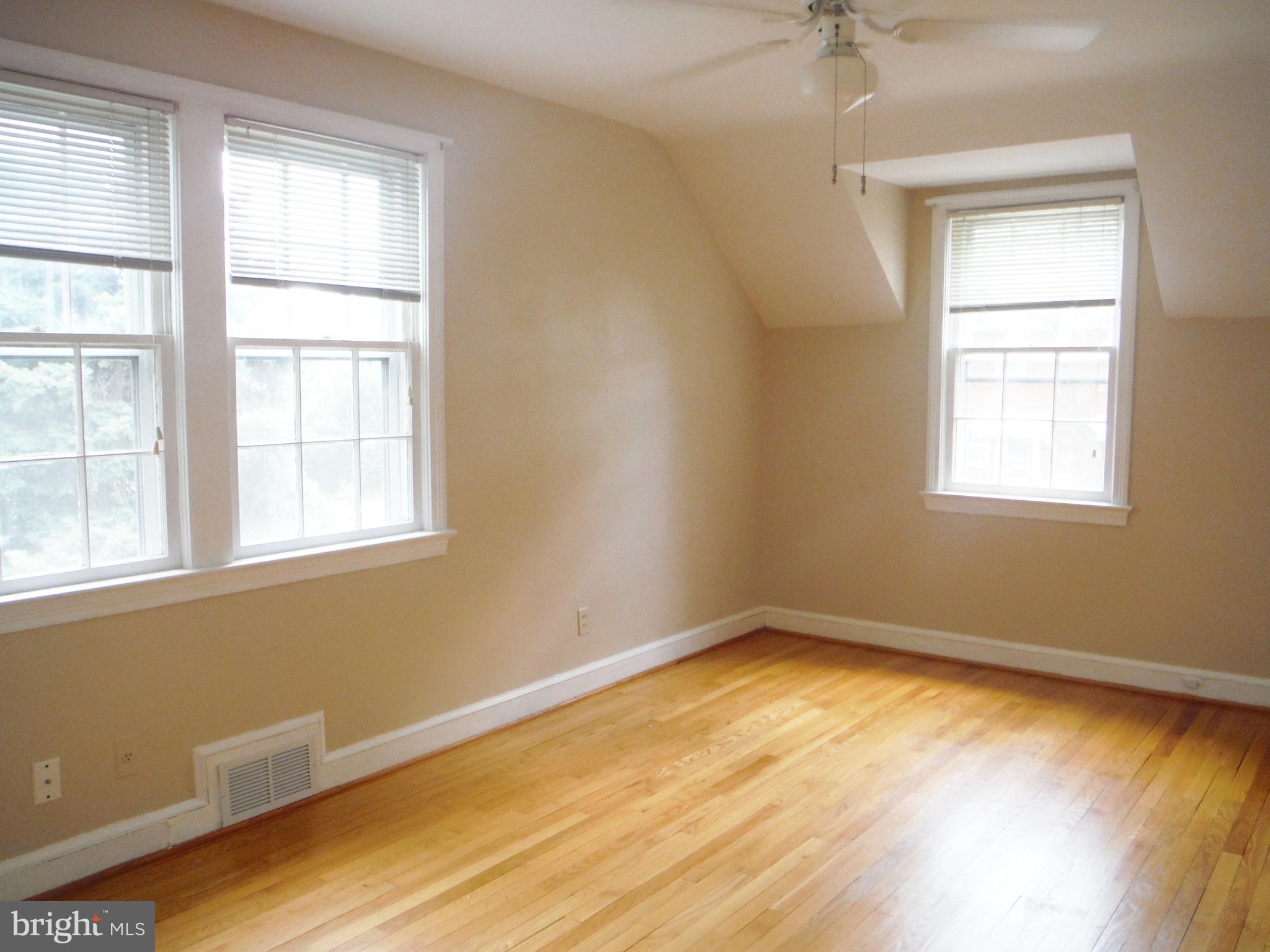 ROSEMONT PARK - Residential Lease