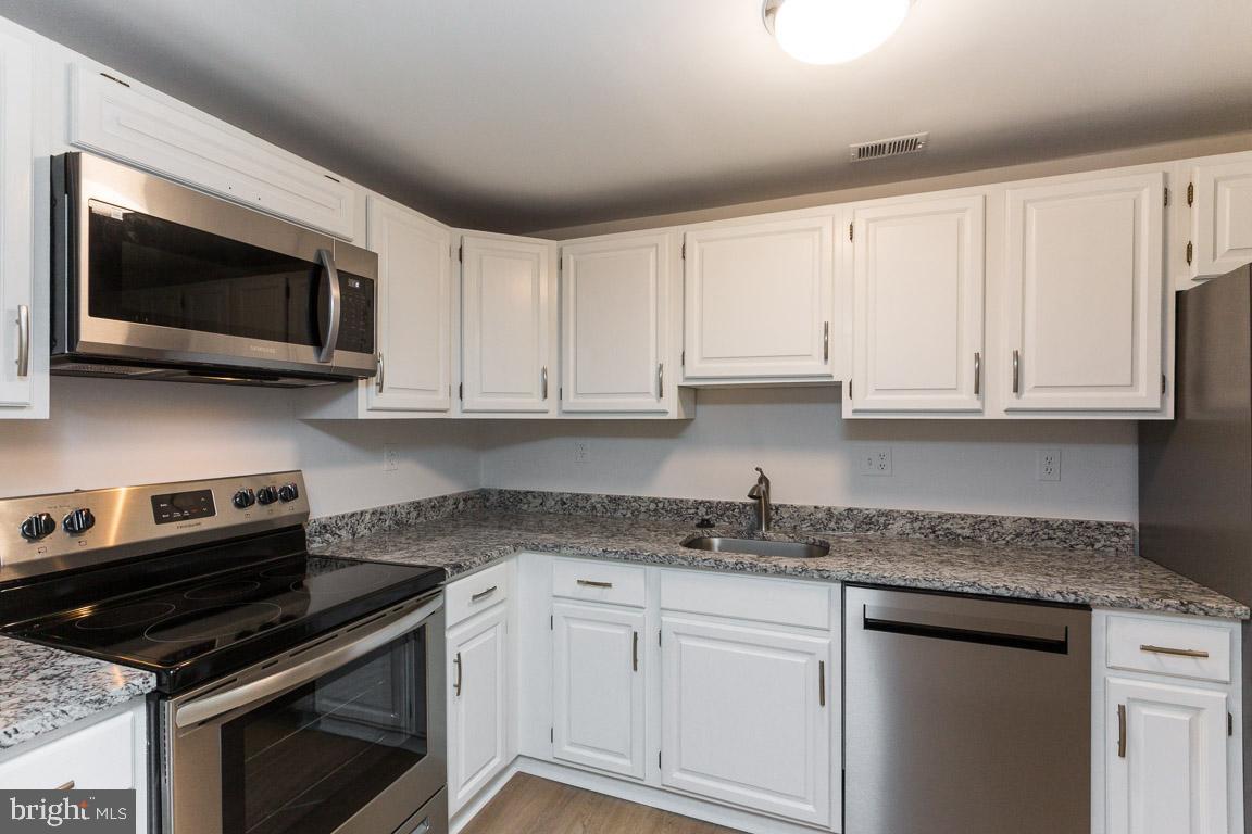 KENWOOD FOREST - Residential