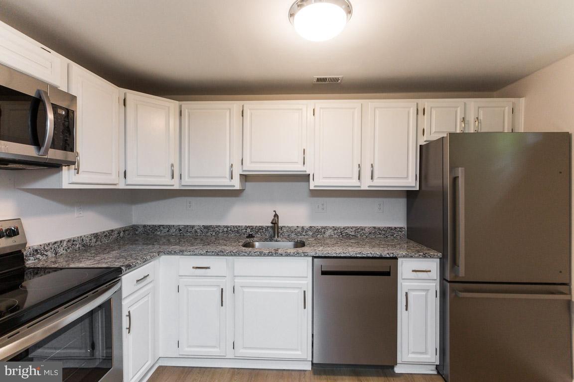 KENWOOD FOREST - Residential