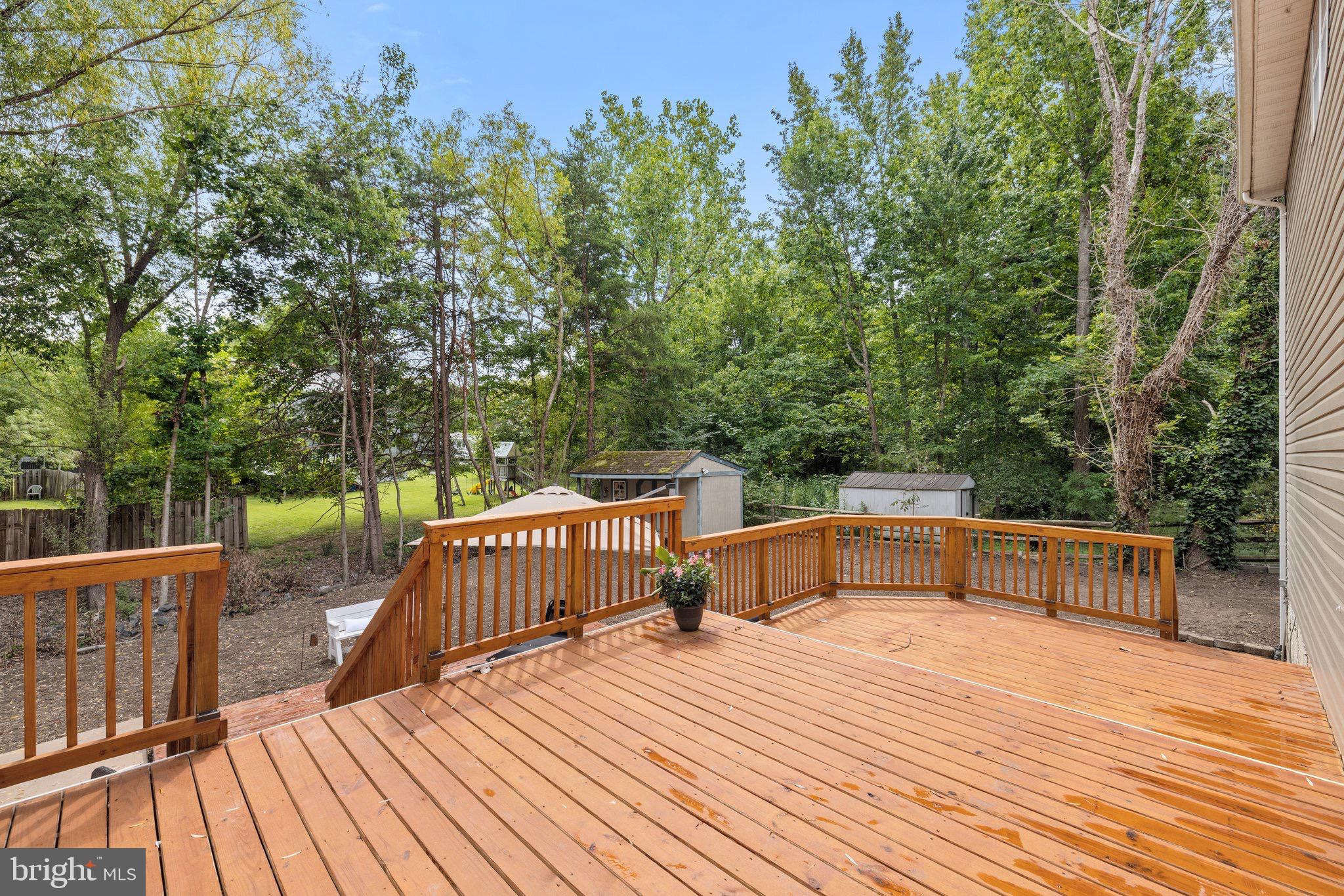 VISTA WOODS - Residential