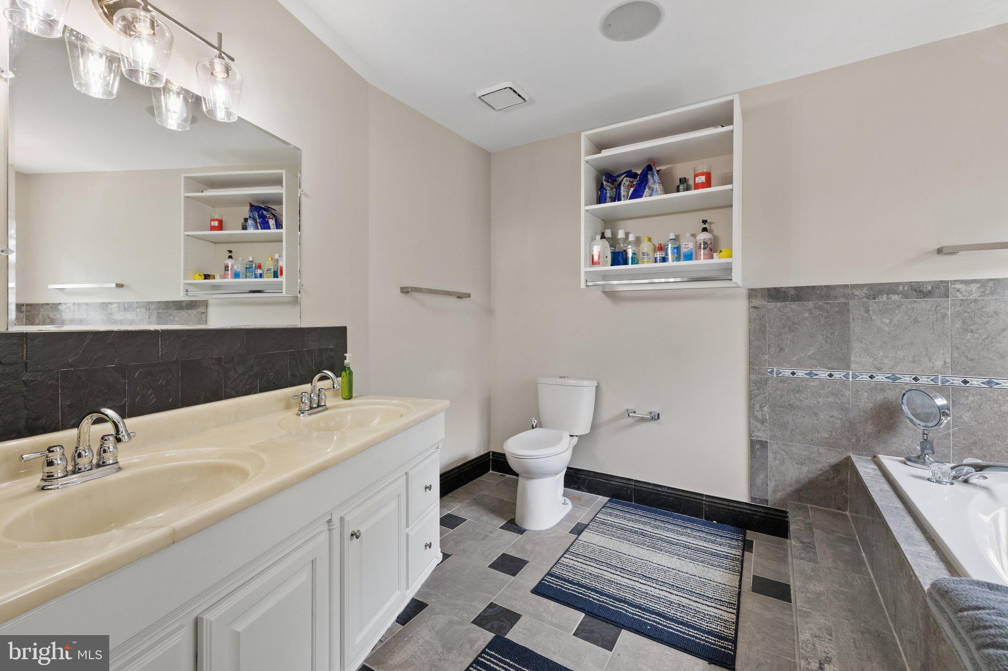 VISTA WOODS - Residential