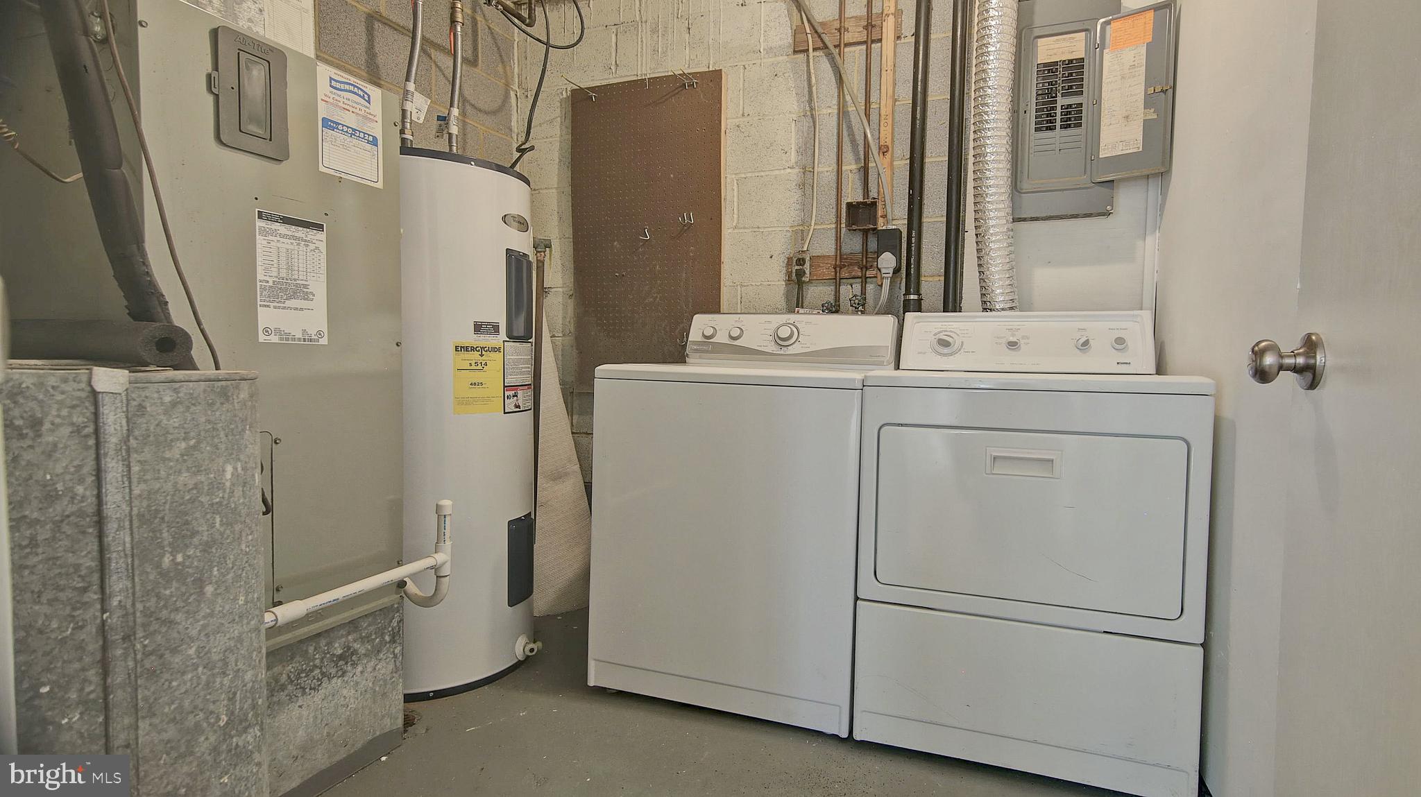 KEENE MILL WOODS - Residential