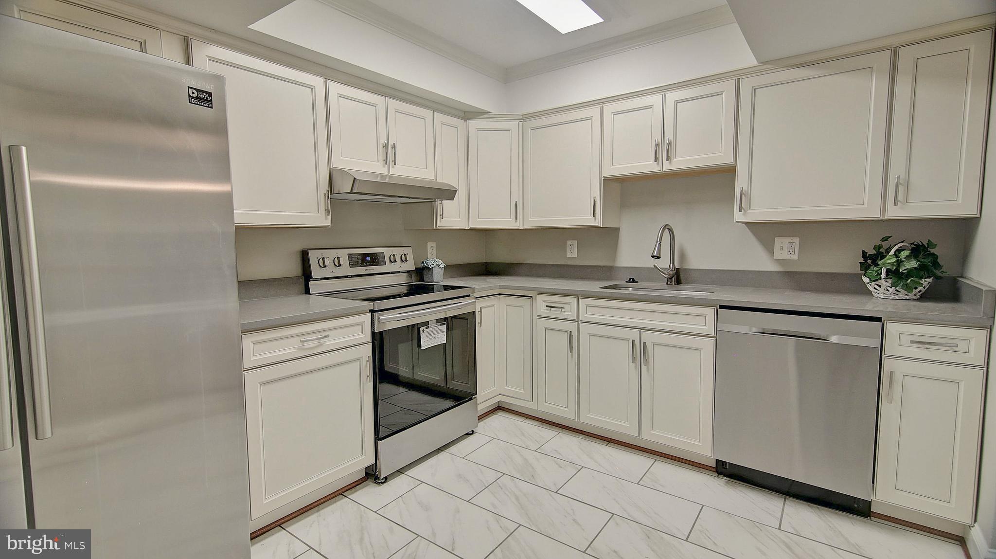 KEENE MILL WOODS - Residential