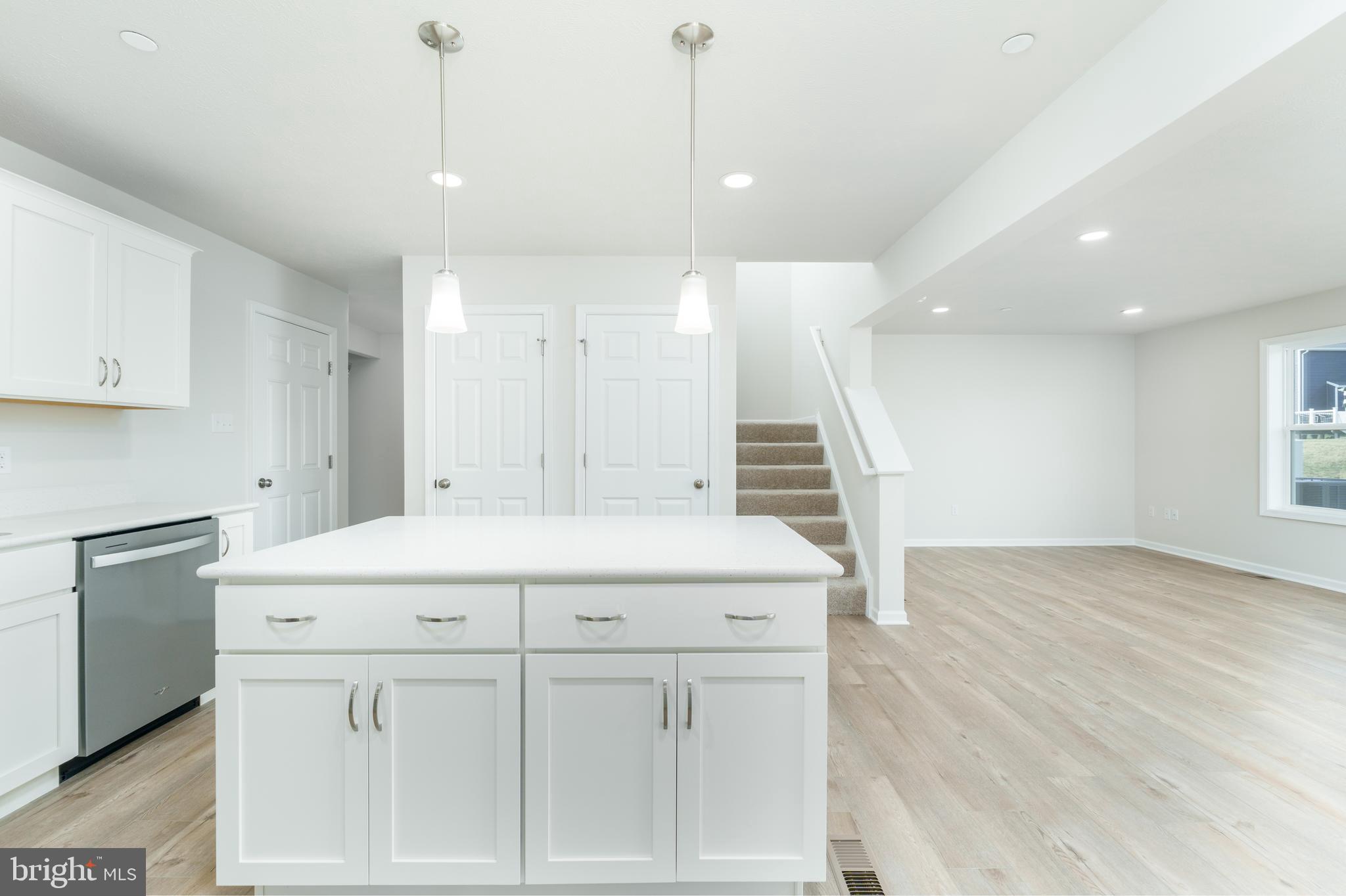 GRAYS POINTE - Residential