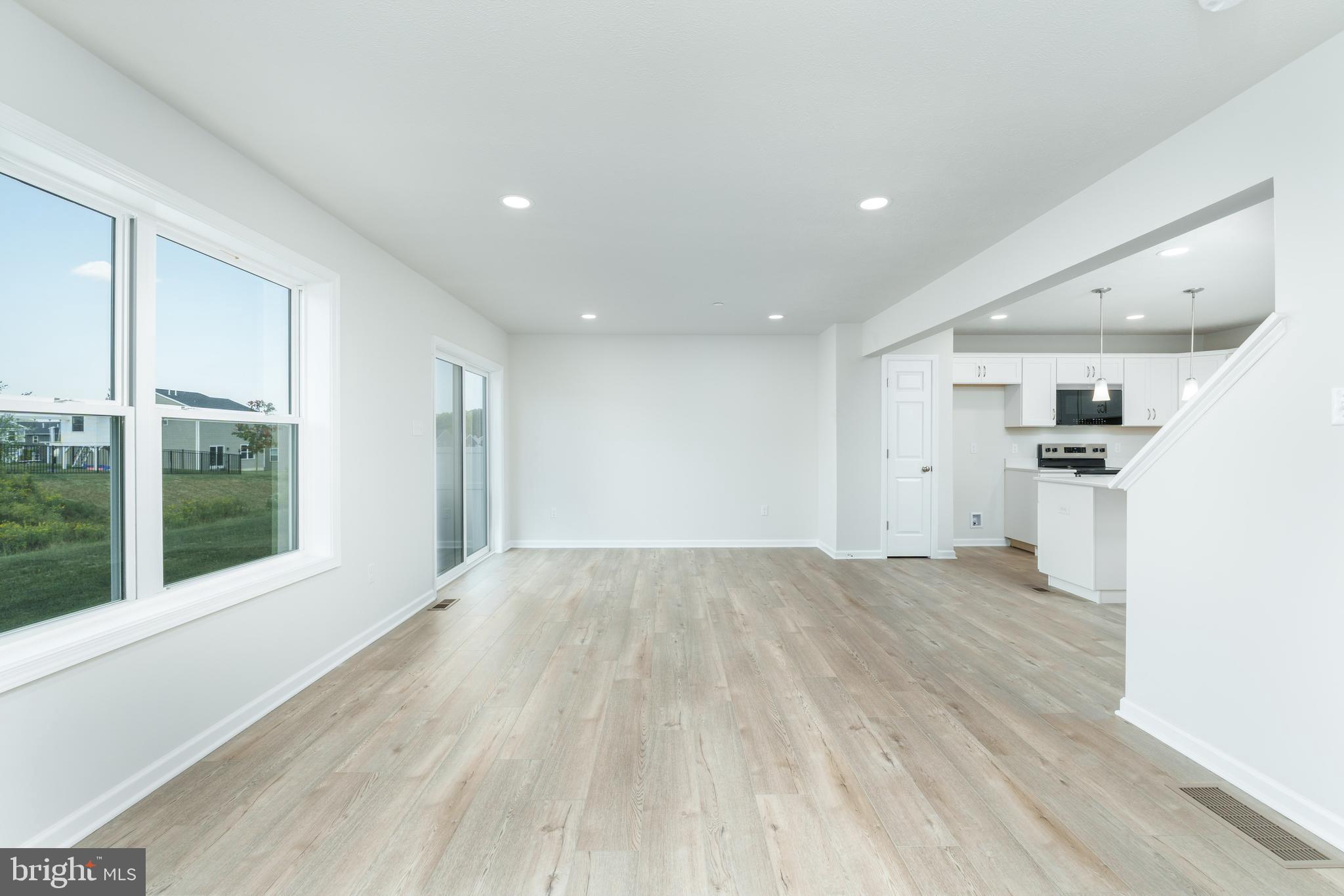 GRAYS POINTE - Residential